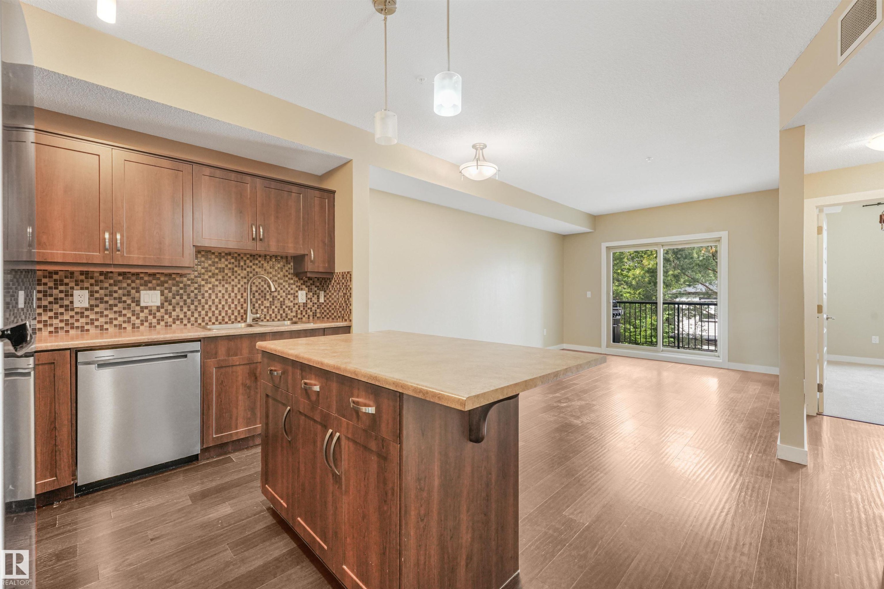 #214 8730 82 Av Nw, Edmonton, AB