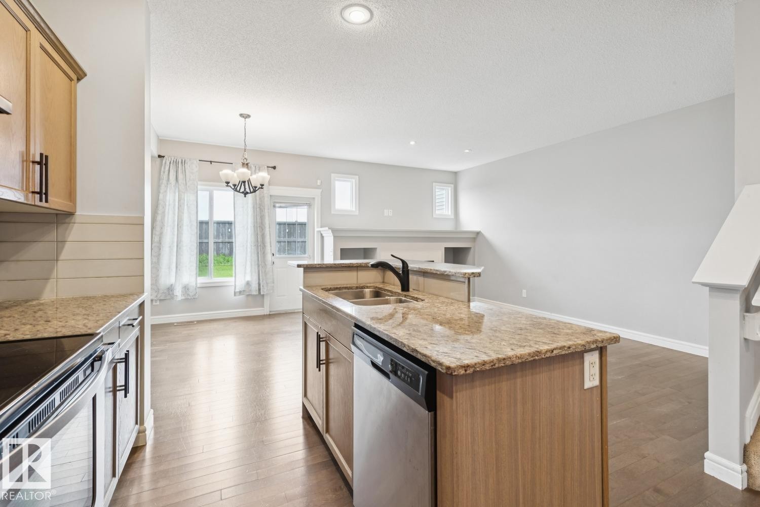 17011 38 Street Nw, Edmonton, AB
