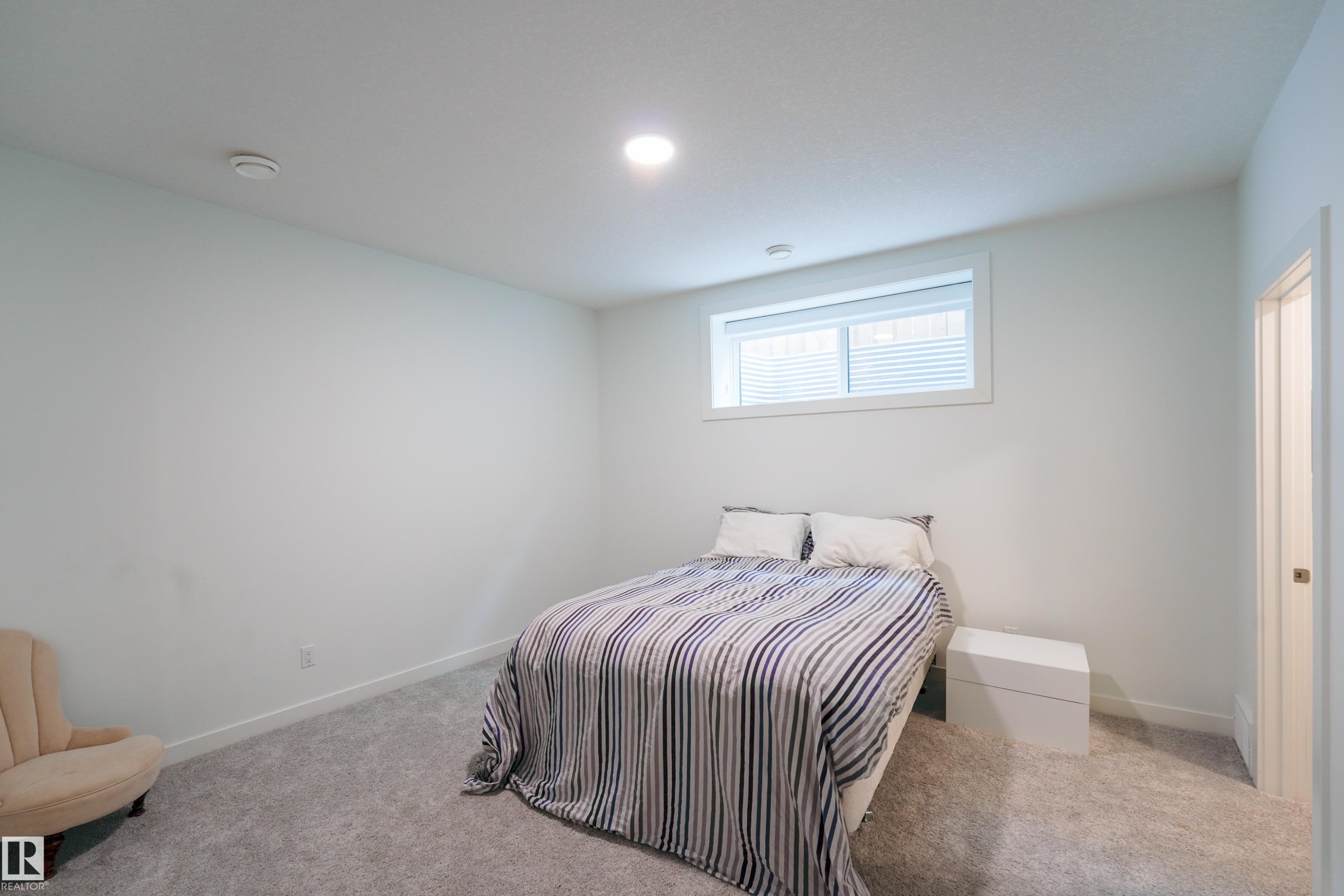 12819 Woodbend Place Nw, Edmonton, AB