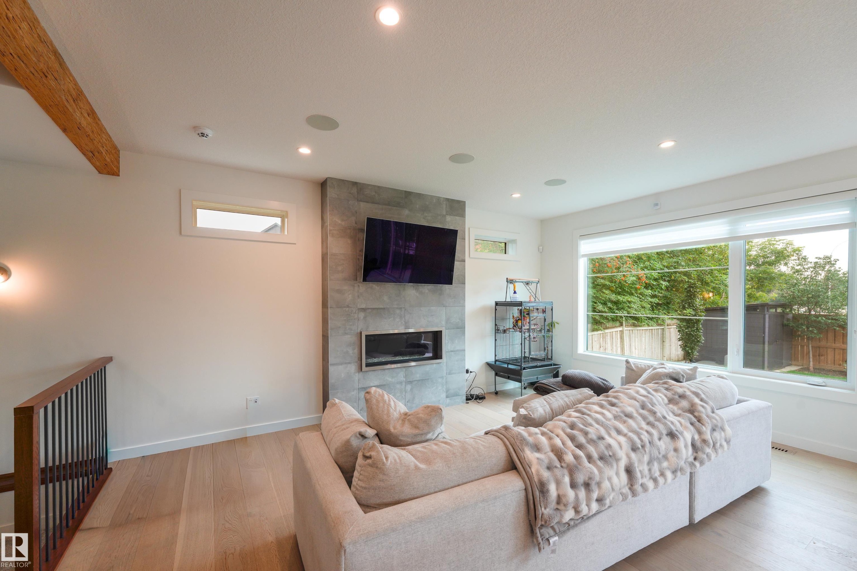 12819 Woodbend Place Nw, Edmonton, AB