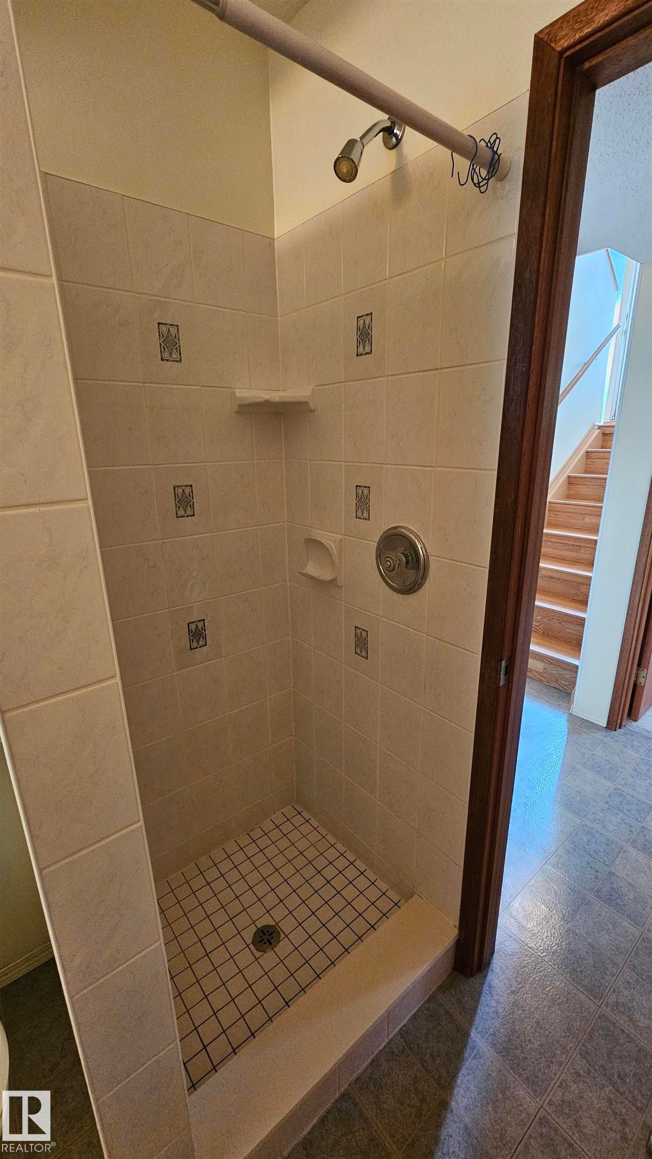 Basement bathroom - 13439 114 Street Nw, Edmonton, AB