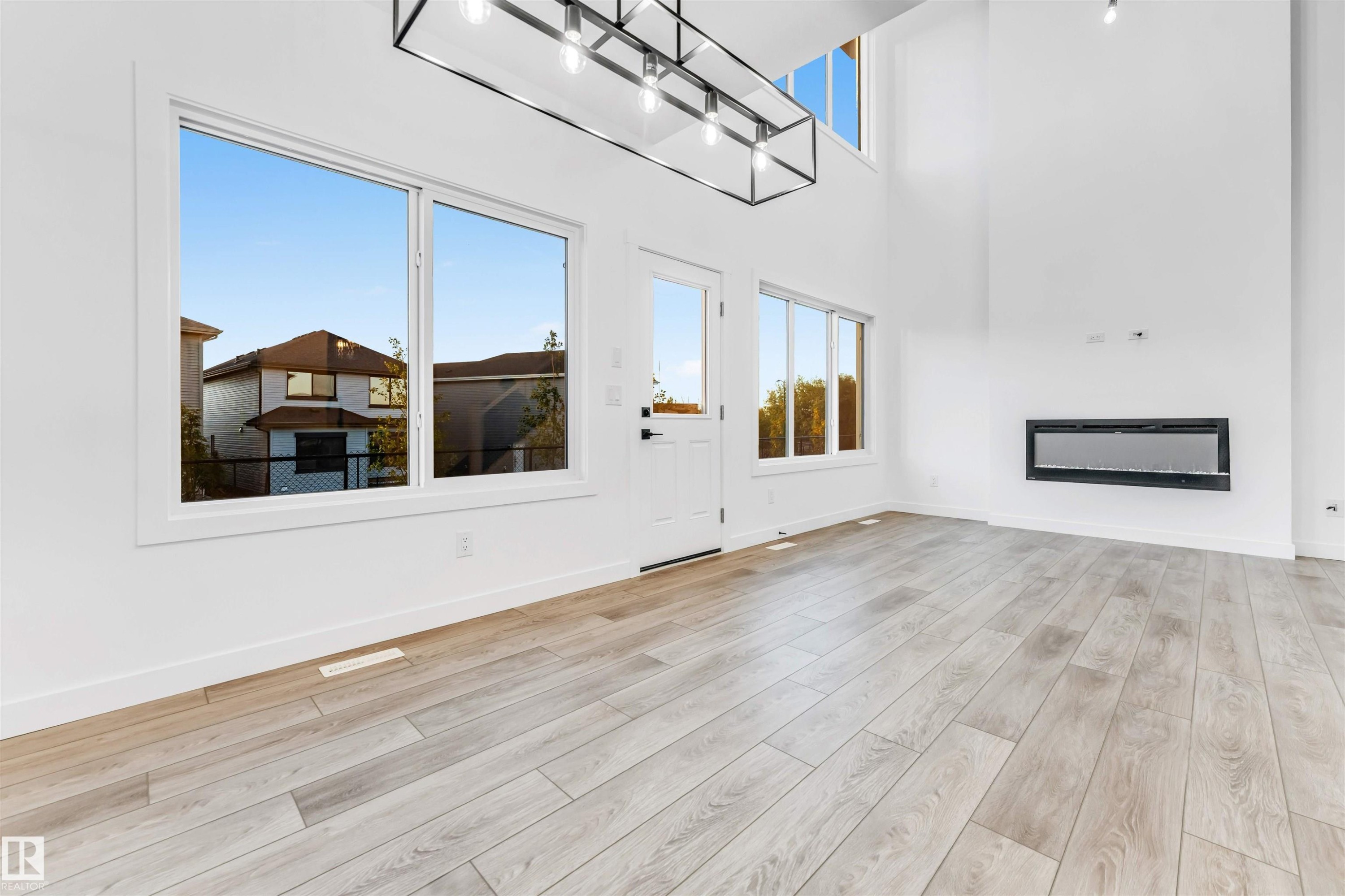 904 17 Avenue Nw, Edmonton, AB