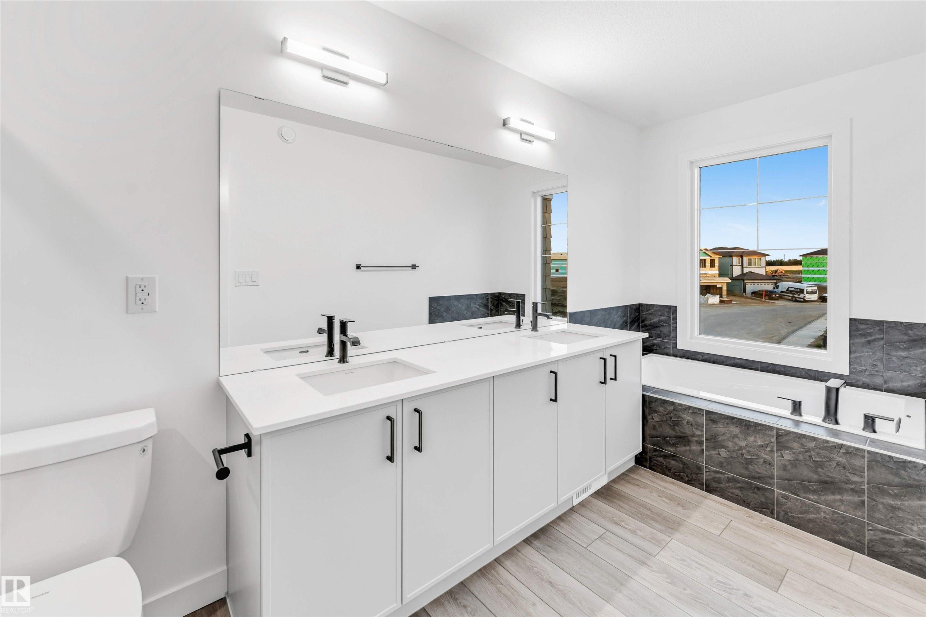 904 17 Avenue Nw, Edmonton, AB