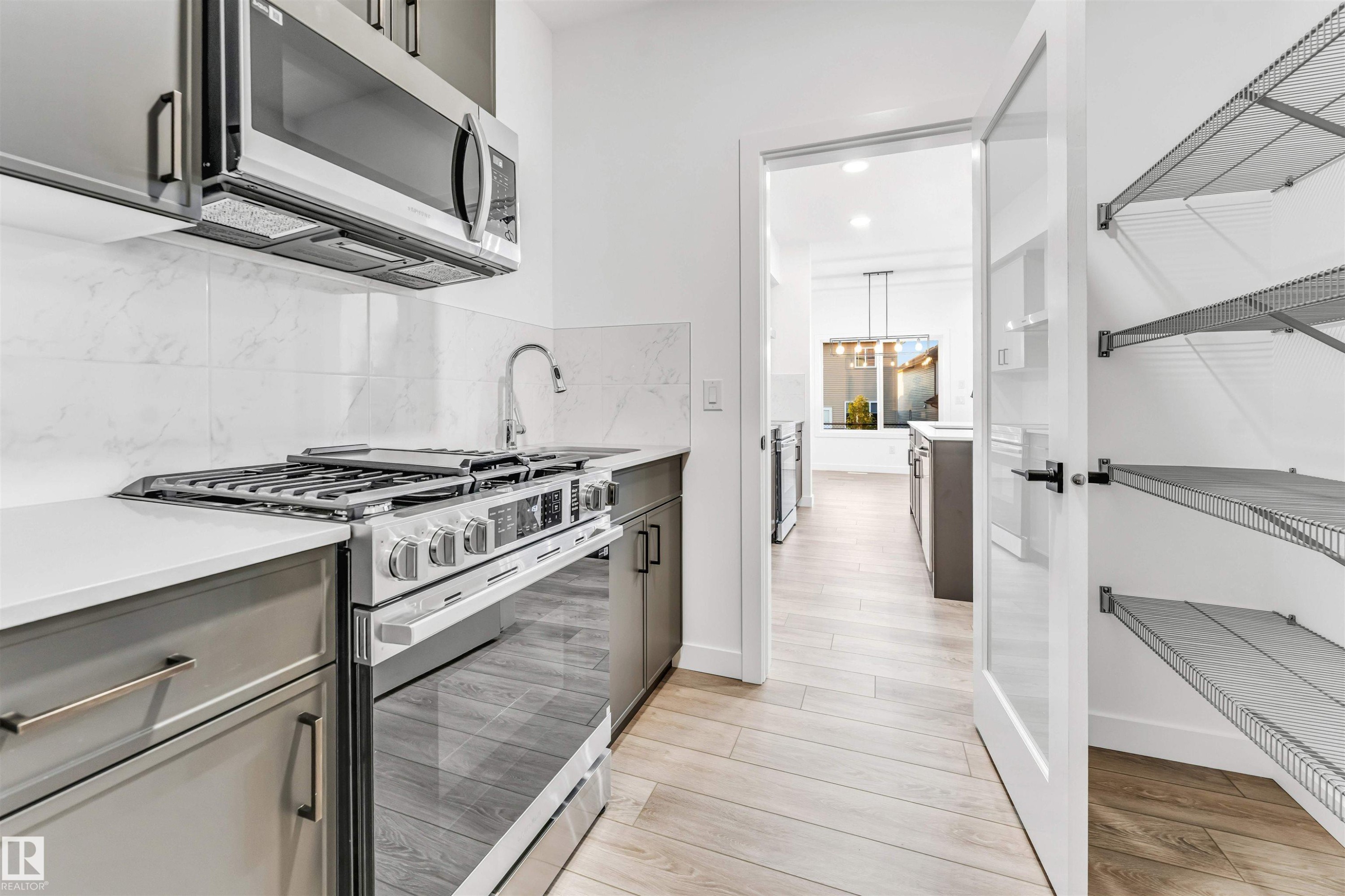 908 17 Avenue Nw, Edmonton, AB