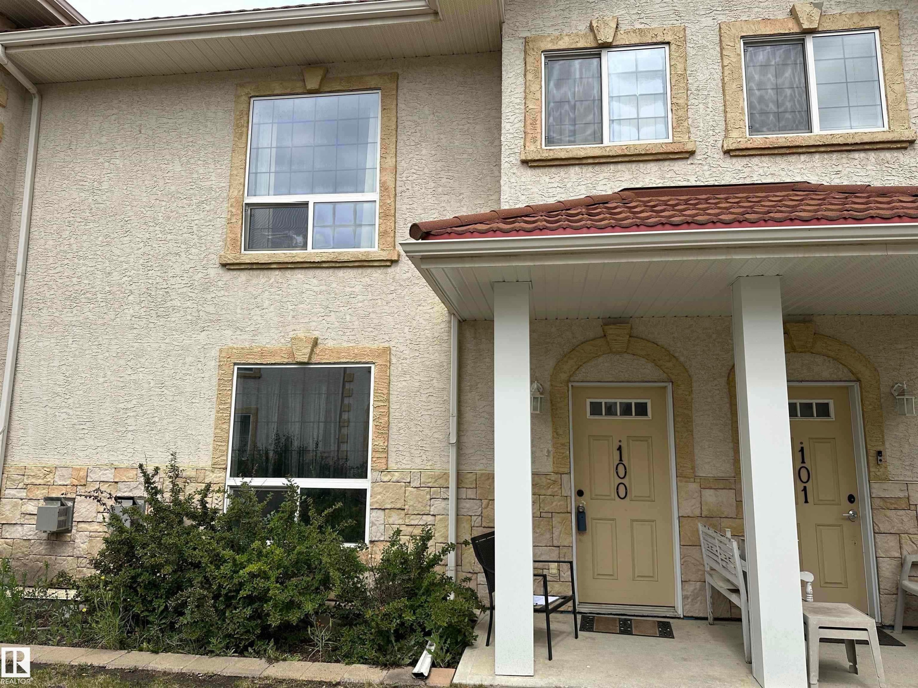 #100 13825 155 Av Nw, Edmonton, AB