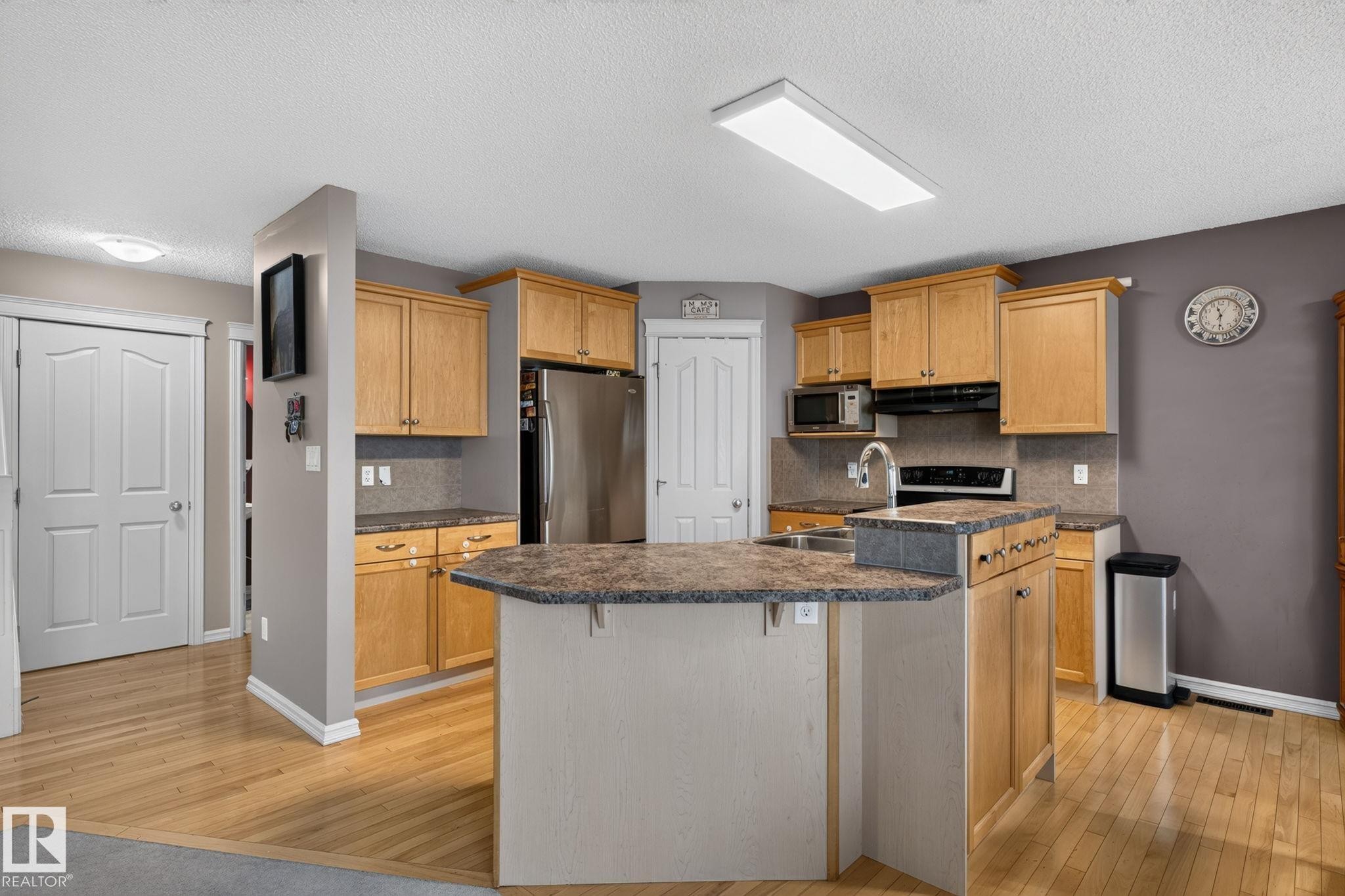 3224 26 Street Nw, Edmonton, AB