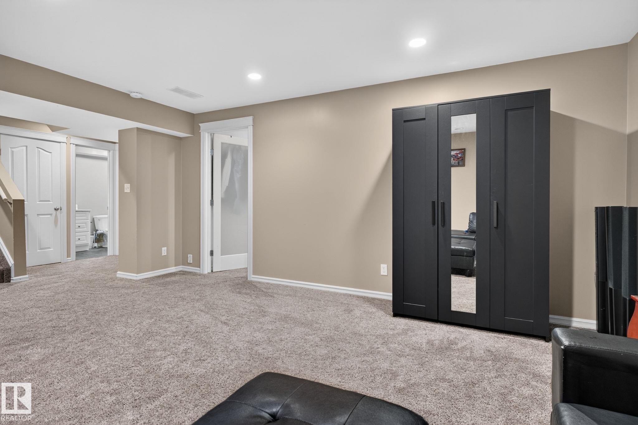 3224 26 Street Nw, Edmonton, AB