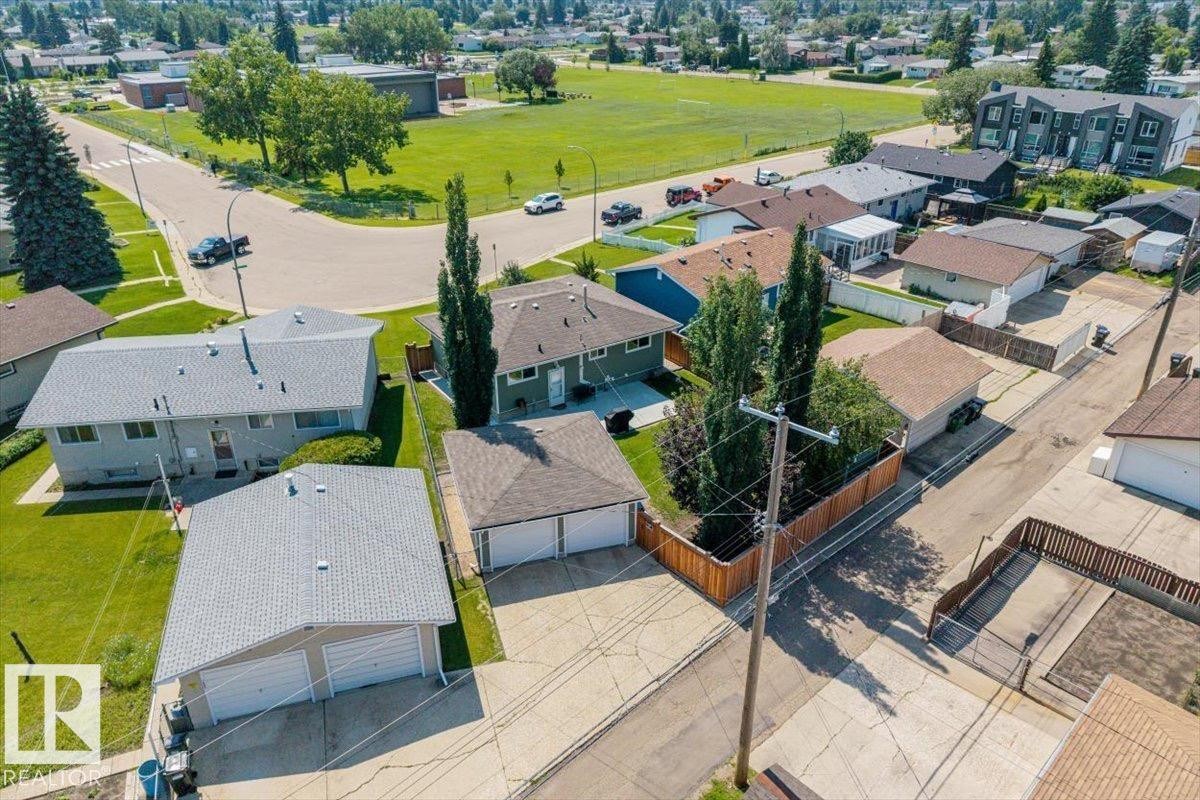 7408 133 Avenue Nw, Edmonton, AB