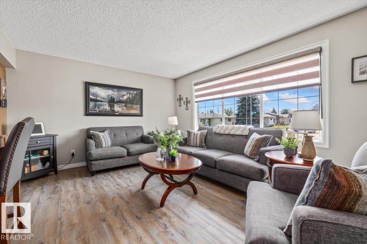 7408 133 Avenue Nw, Edmonton, AB