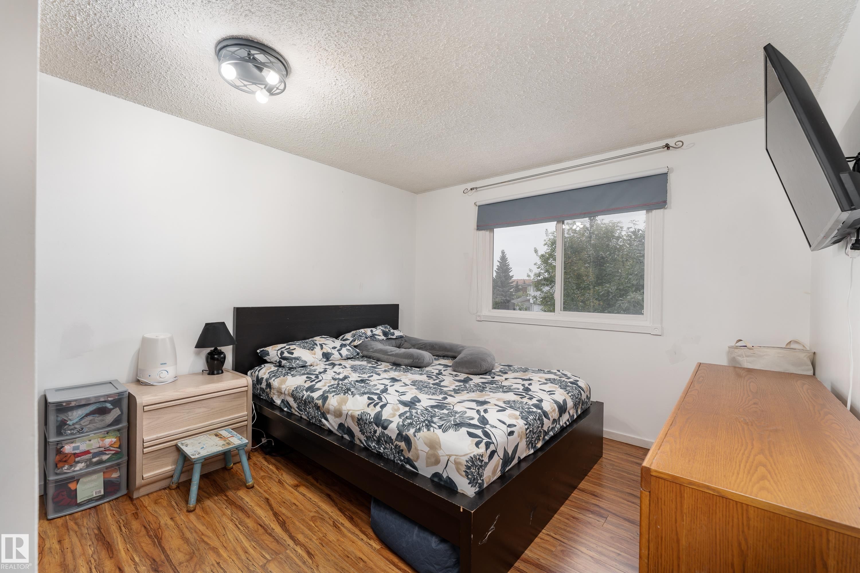 Wood-finish flooring throughout - 17928 93 Ave Nw, Edmonton, AB