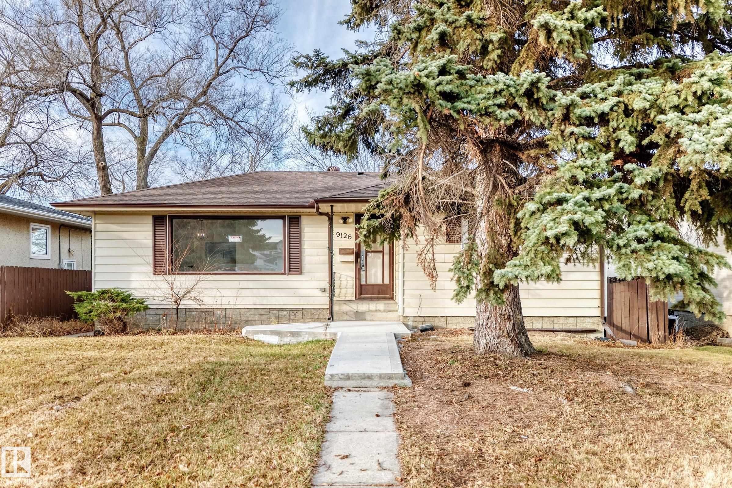 9126 152 St Nw, Edmonton, AB - Outdoor