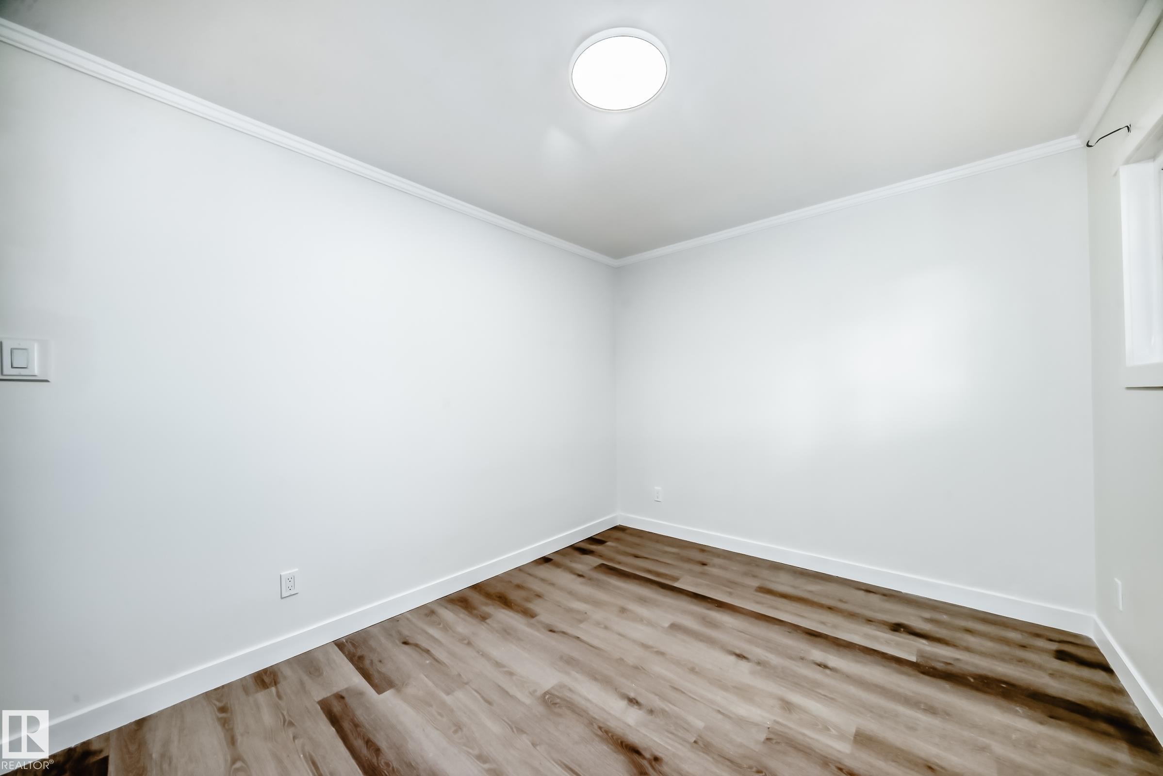 9126 152 St Nw, Edmonton, AB - Indoor Photo Showing Other Room