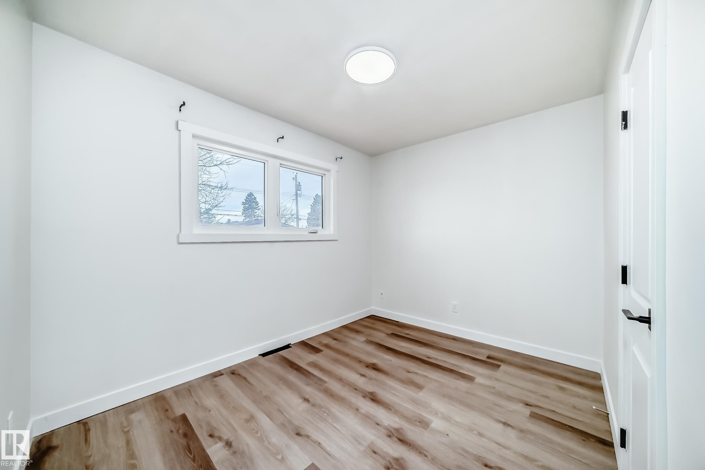 9126 152 St Nw, Edmonton, AB - Indoor Photo Showing Other Room