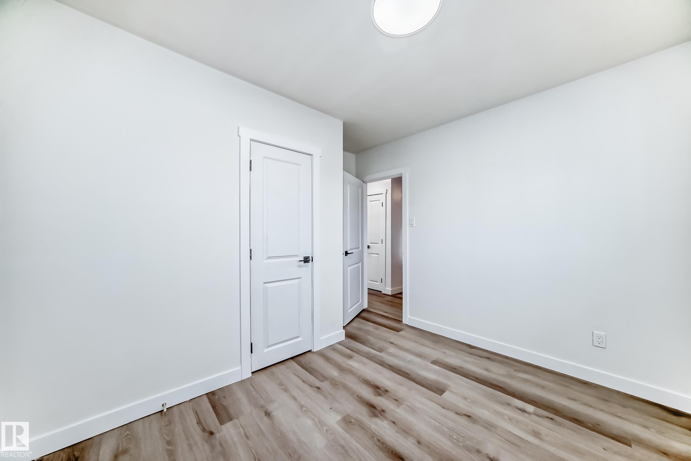 9126 152 St Nw, Edmonton, AB - Indoor Photo Showing Other Room