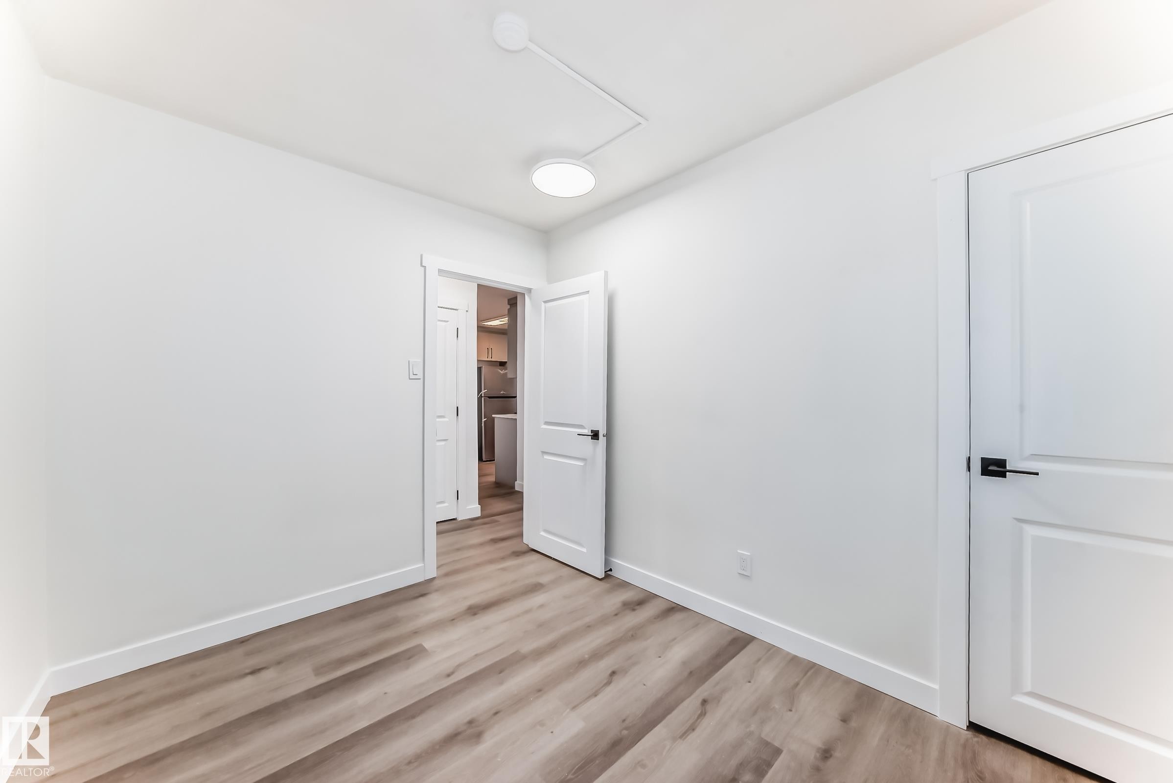 9126 152 St Nw, Edmonton, AB - Indoor Photo Showing Other Room