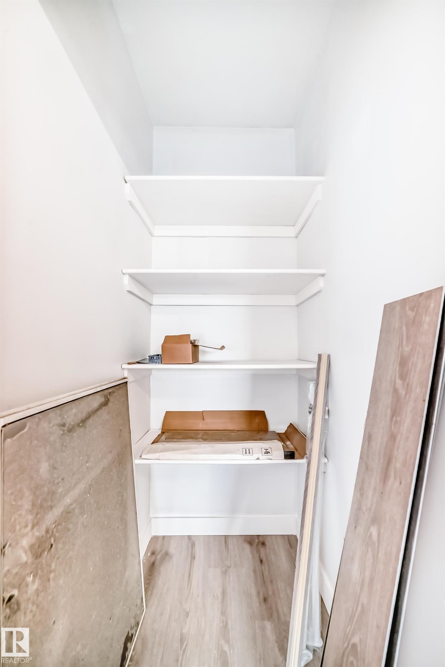 9126 152 St Nw, Edmonton, AB - Indoor With Storage