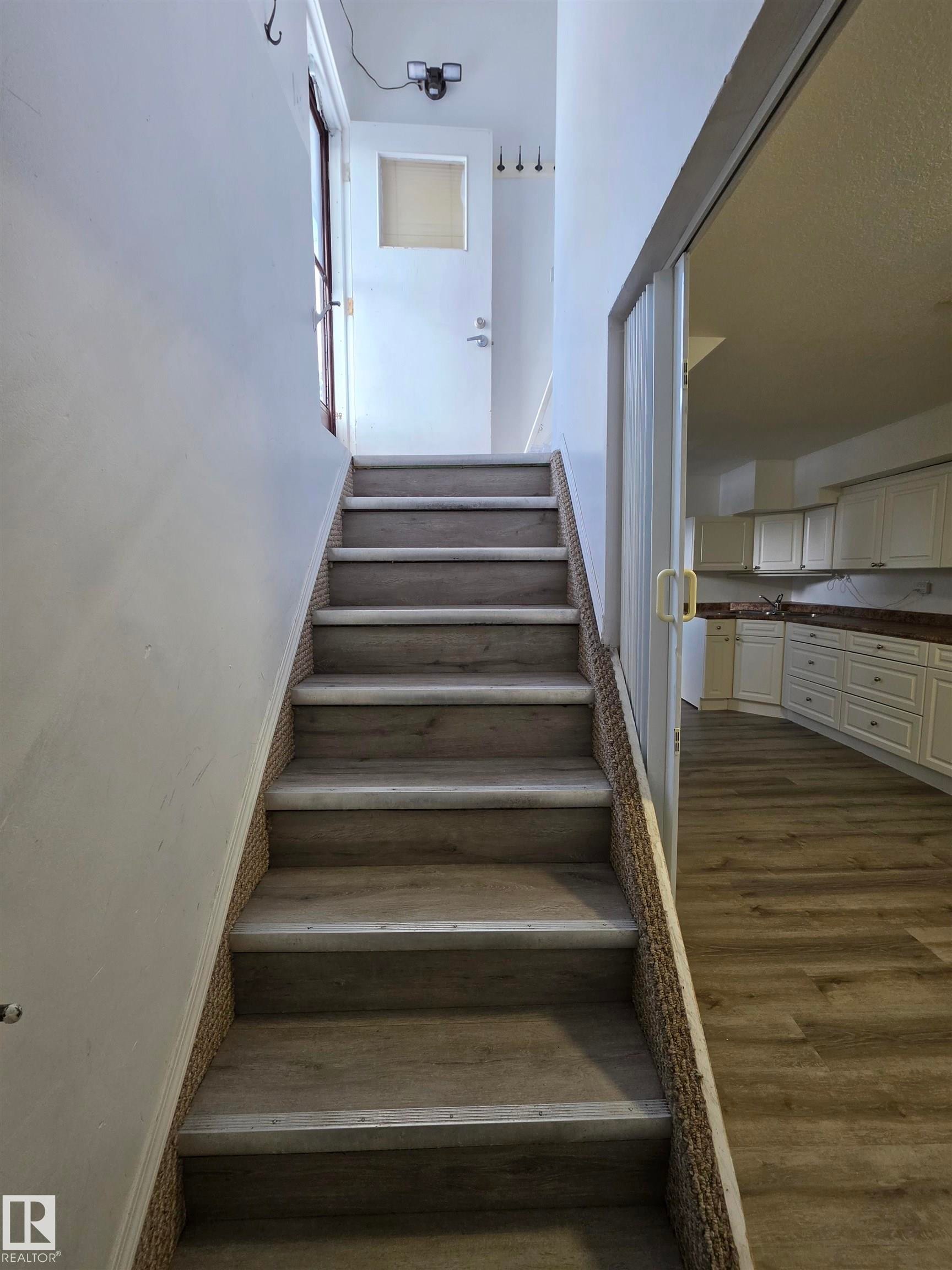 9126 152 St Nw, Edmonton, AB - Indoor Photo Showing Other Room