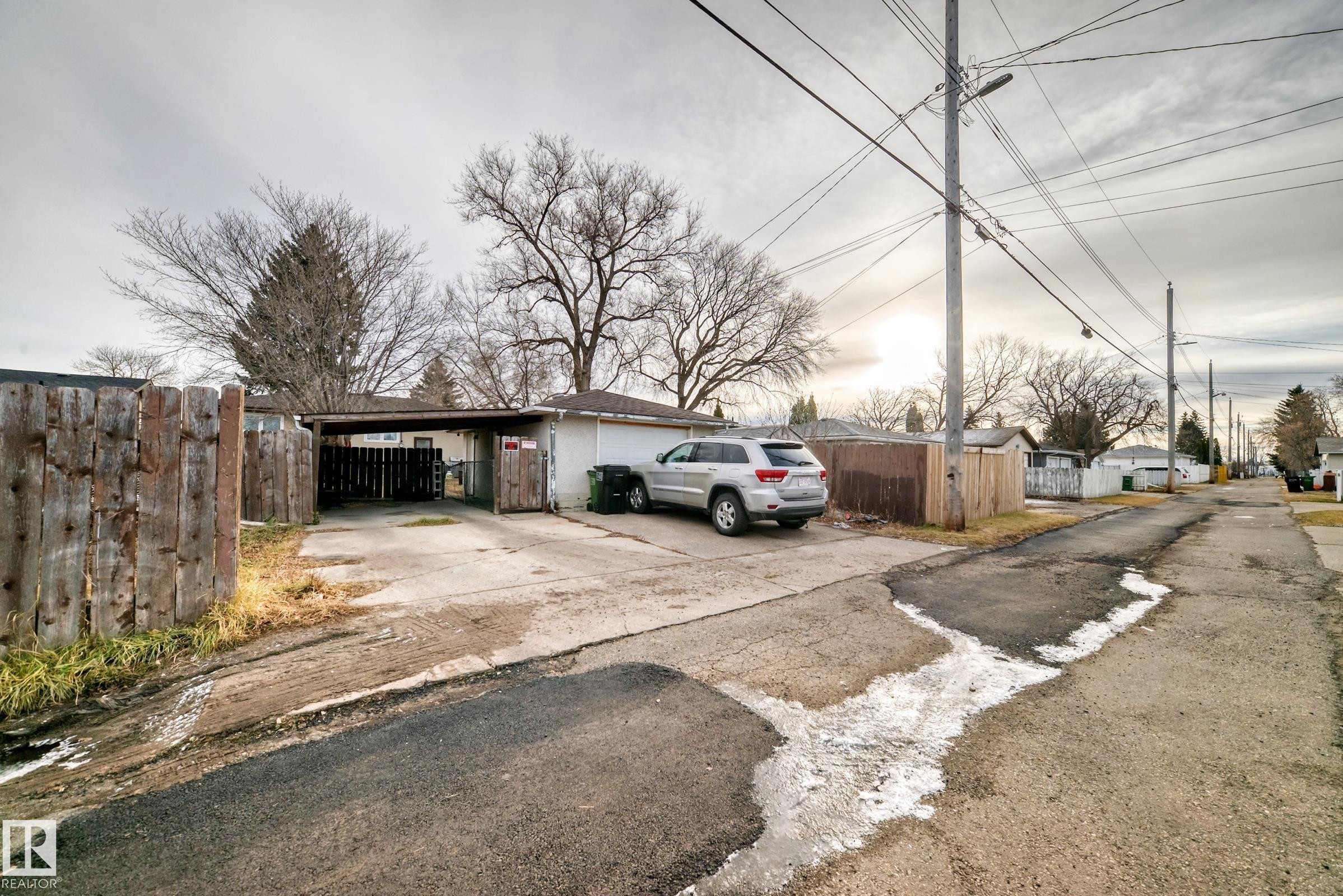 9126 152 St Nw, Edmonton, AB - Outdoor