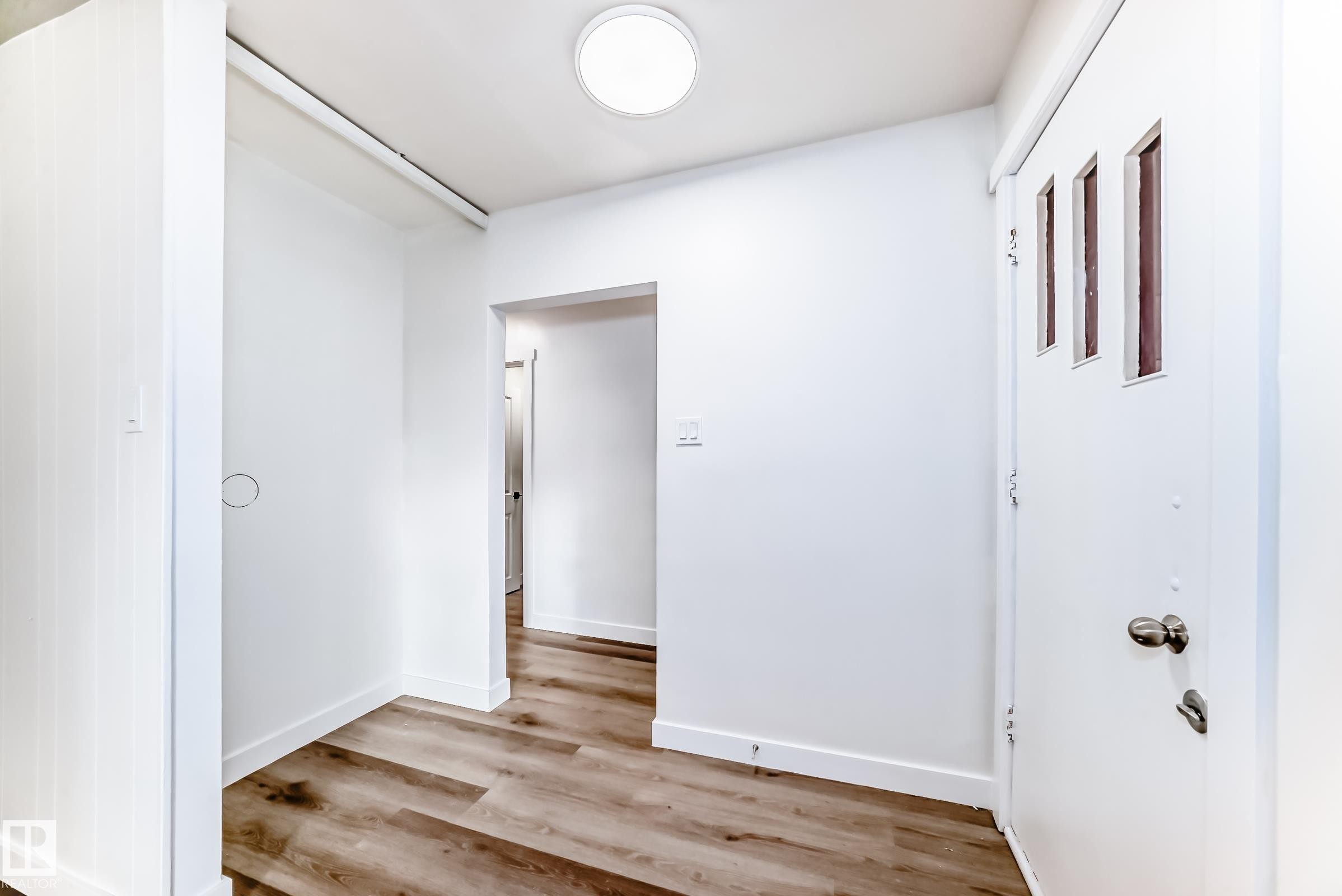 9126 152 St Nw, Edmonton, AB - Indoor Photo Showing Other Room