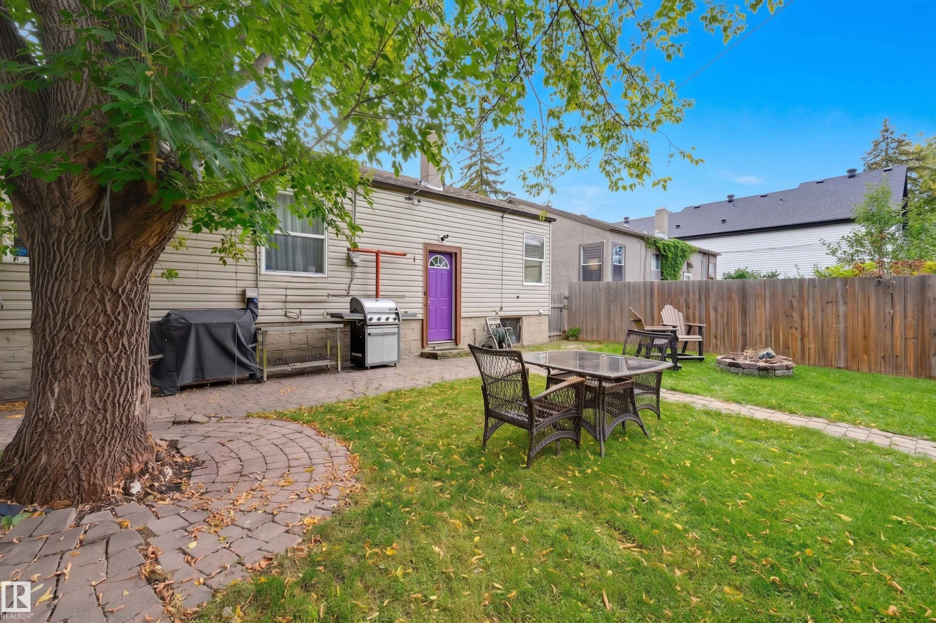 10670 61 Avenue Nw, Edmonton, AB