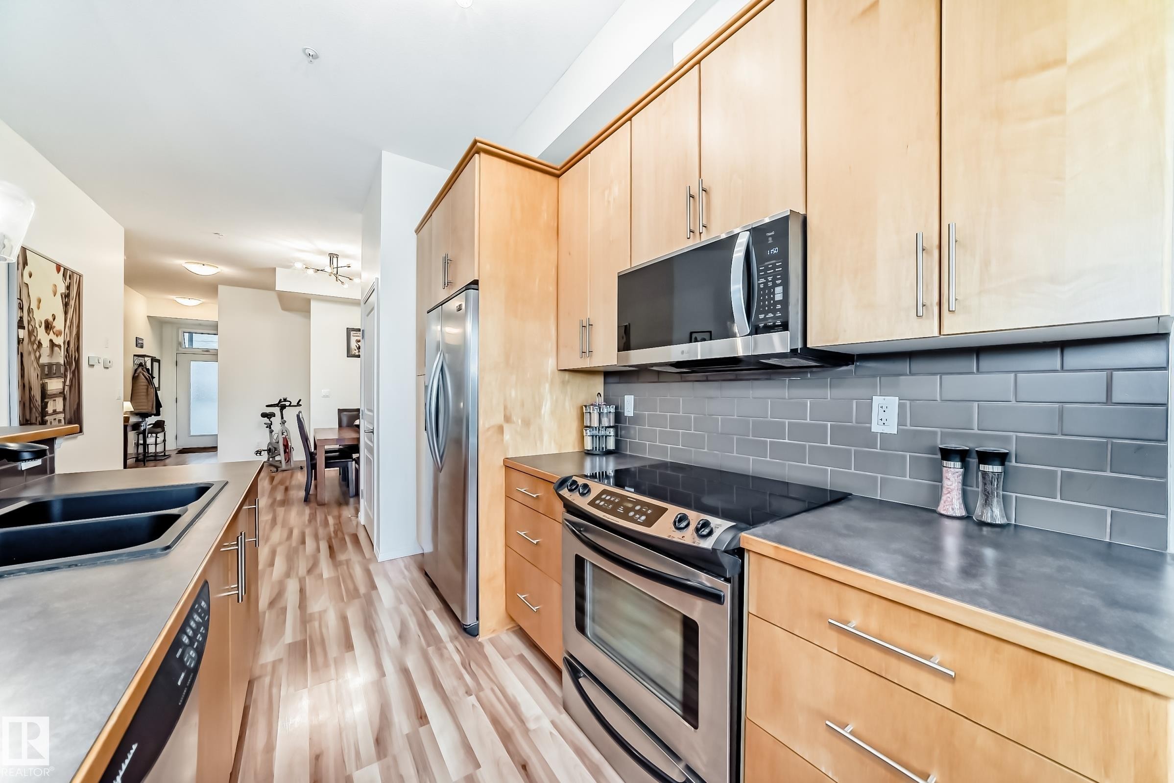 #303 10531 117 St Nw, Edmonton, AB