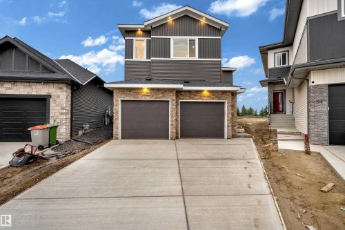 32 Grayson Green   Stony Plain, AB T7Z 0P3