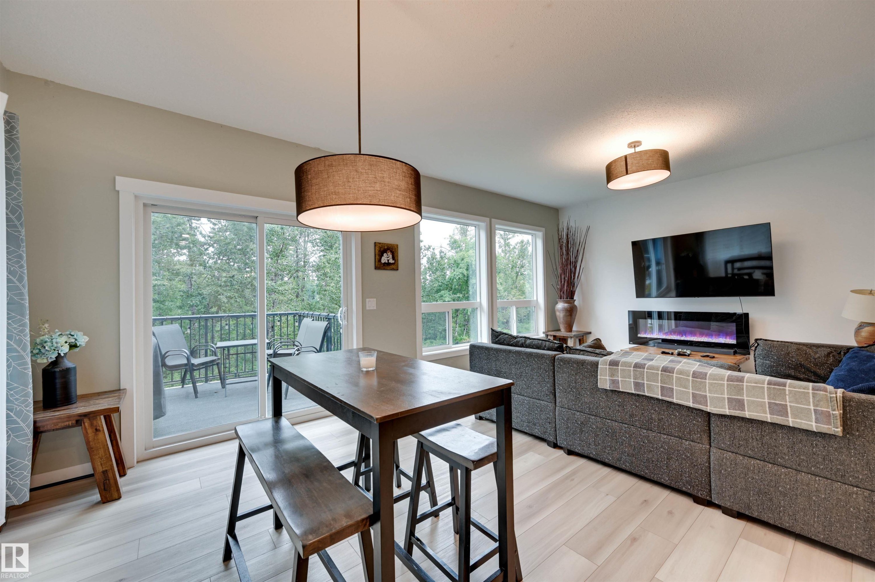 662 Astoria Way, Devon, AB