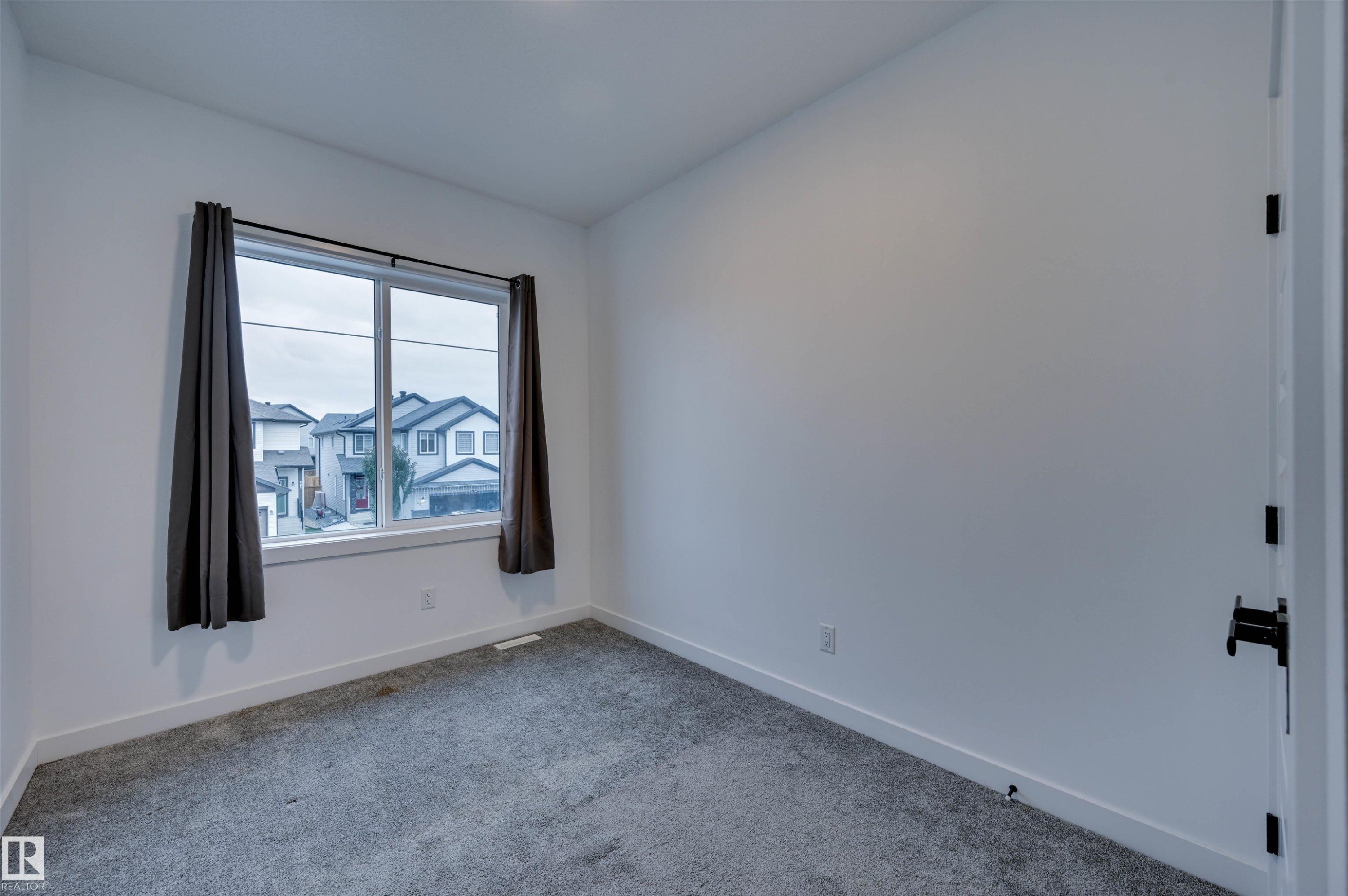 662 Astoria Way, Devon, AB