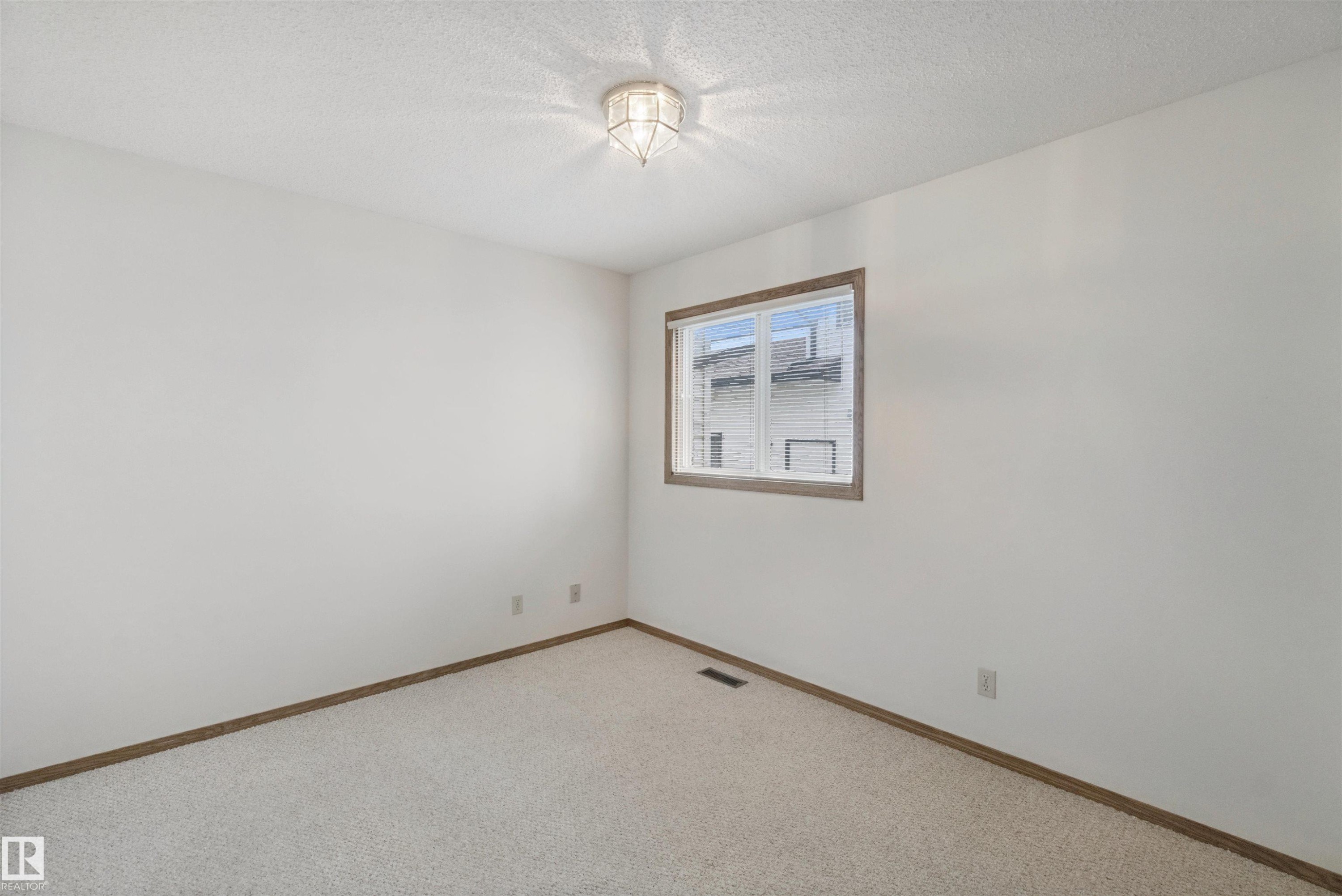 5828 181 Street Nw, Edmonton, AB
