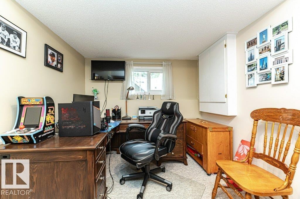 9787 176 Street Nw, Edmonton, AB