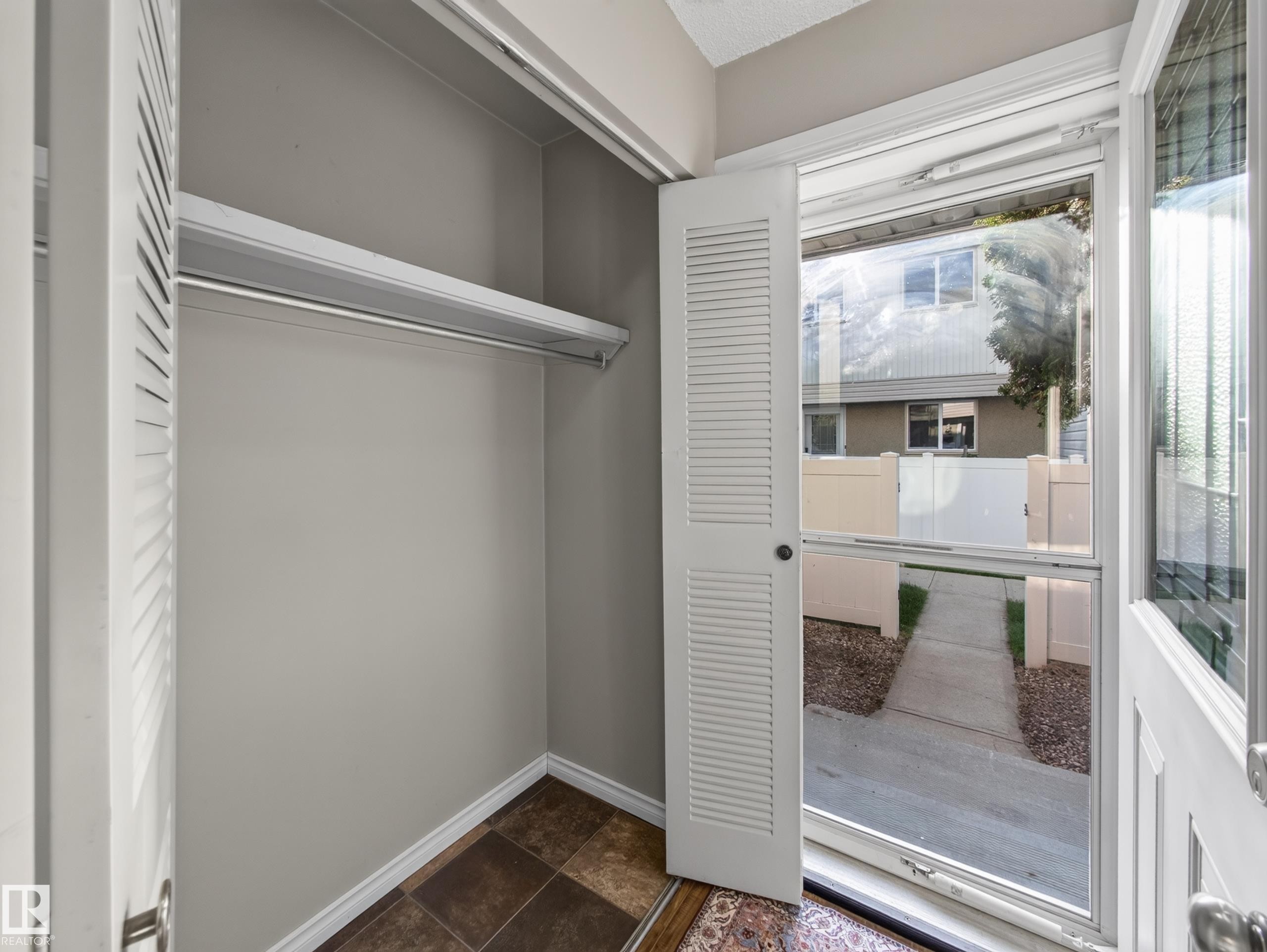 57 Woodvale Village Nw, Edmonton, AB