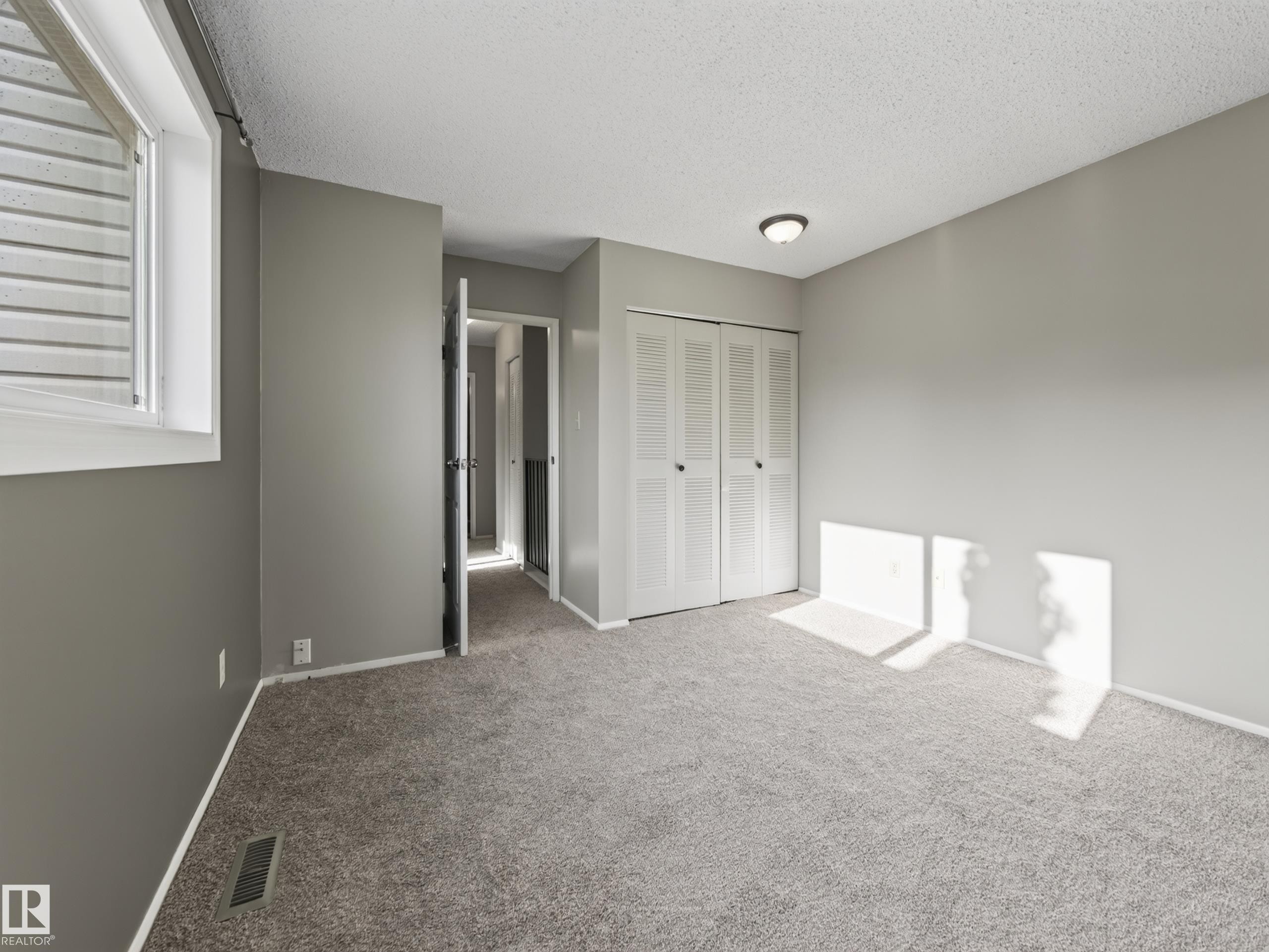 57 Woodvale Village Nw, Edmonton, AB
