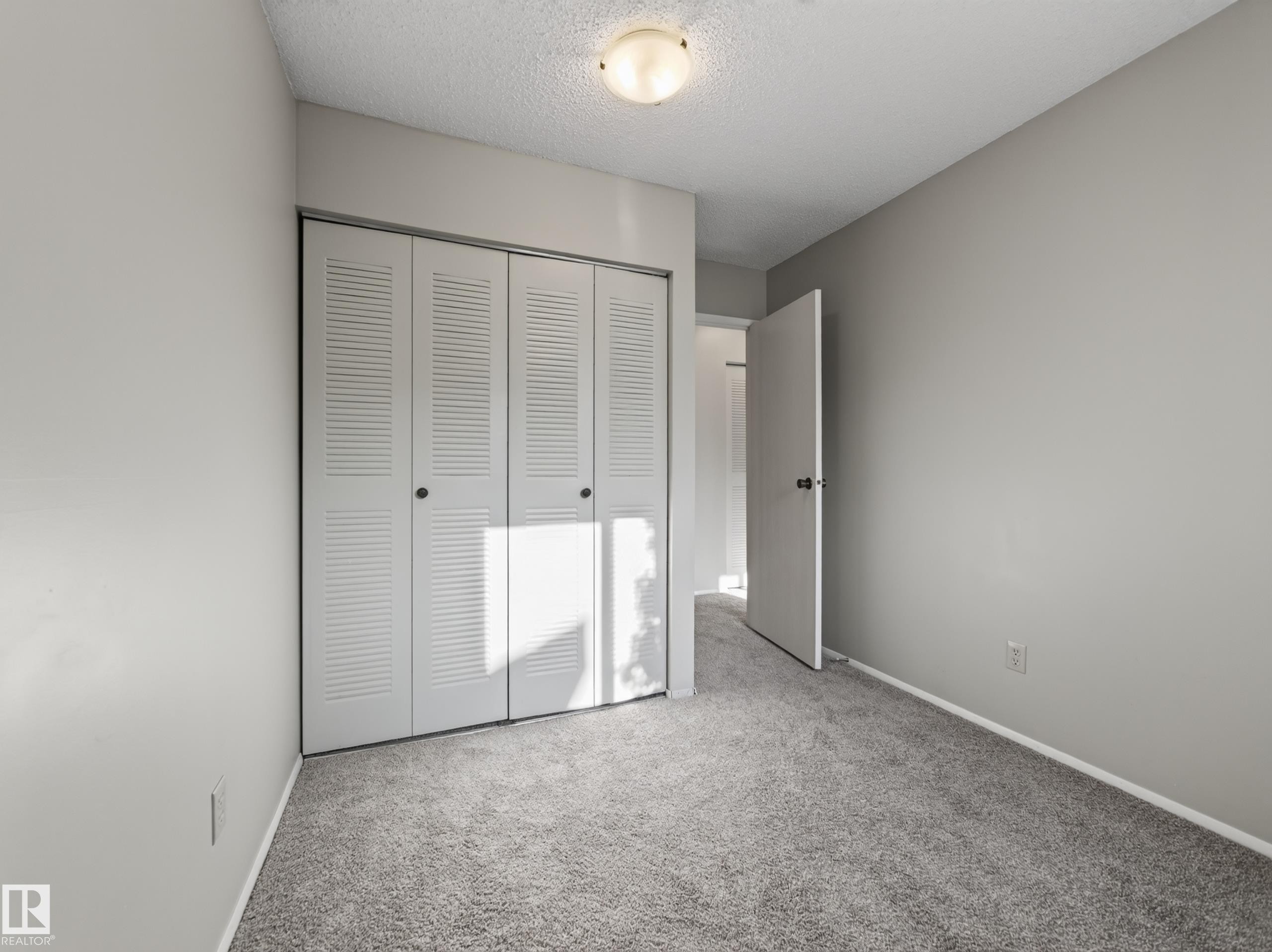 57 Woodvale Village Nw, Edmonton, AB
