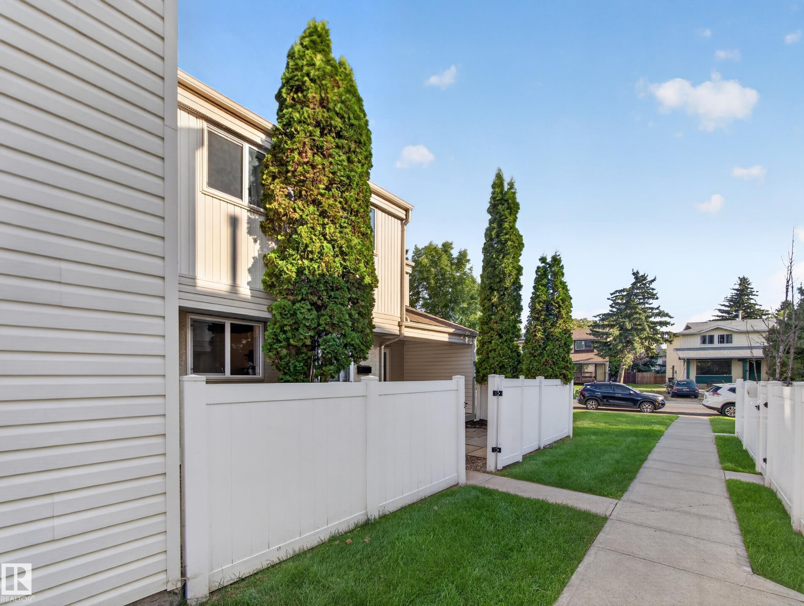 57 Woodvale Village Nw, Edmonton, AB