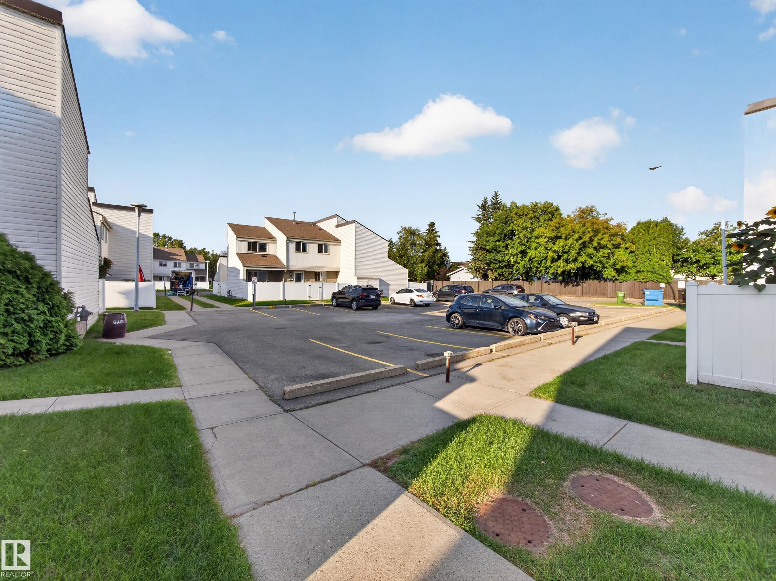 57 Woodvale Village Nw, Edmonton, AB