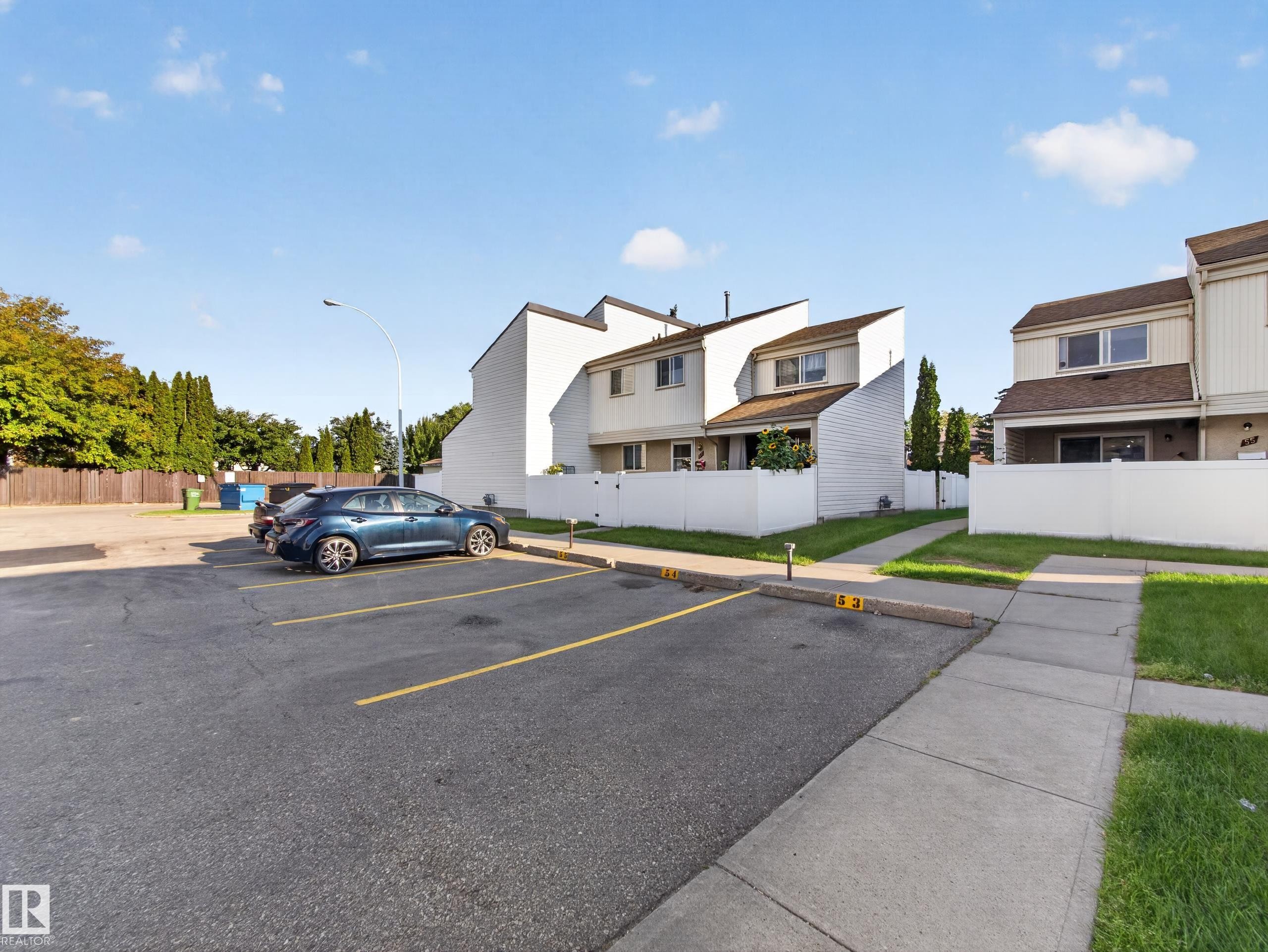 57 Woodvale Village Nw, Edmonton, AB