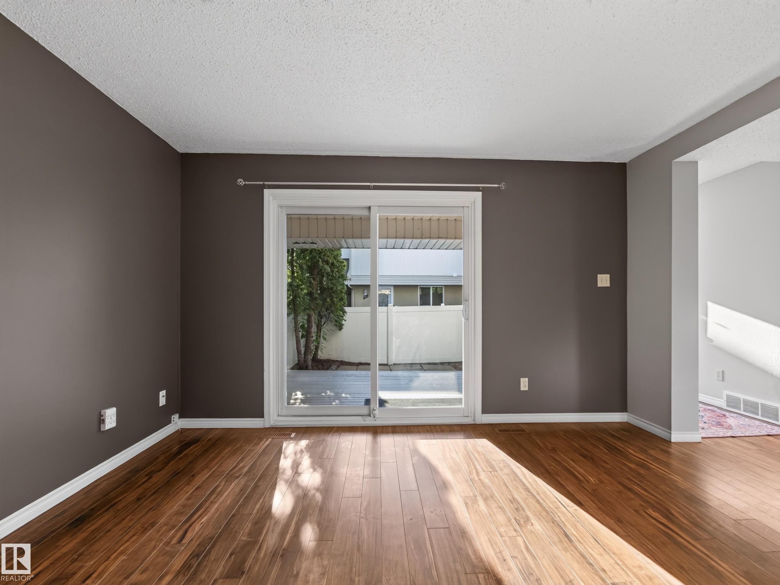 57 Woodvale Village Nw, Edmonton, AB