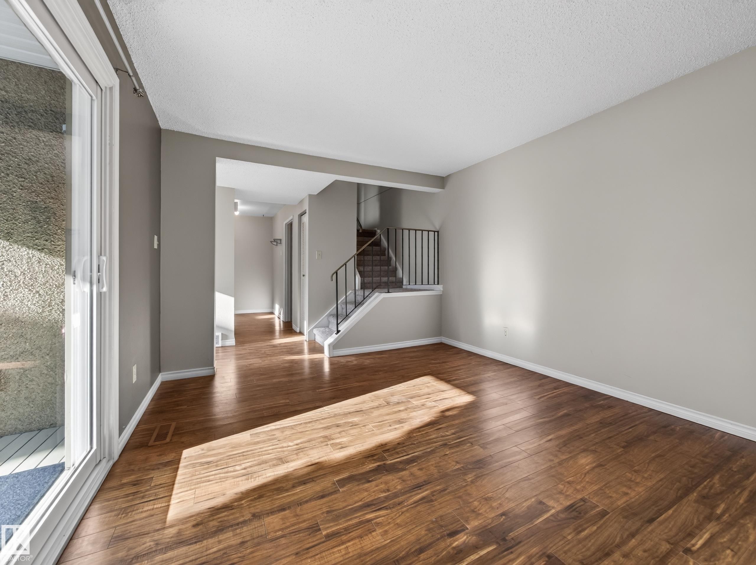 57 Woodvale Village Nw, Edmonton, AB