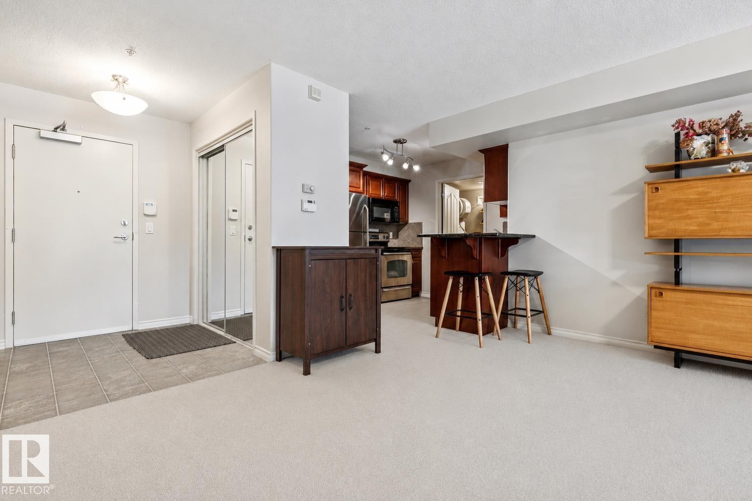 #113 7510 89 St Nw, Edmonton, AB - Indoor