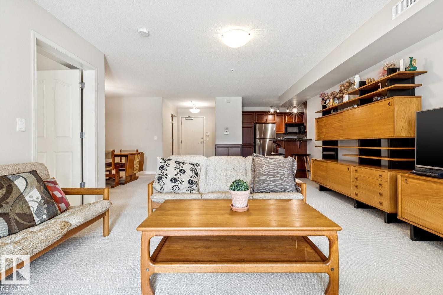 #113 7510 89 St Nw, Edmonton, AB - Indoor Photo Showing Living Room