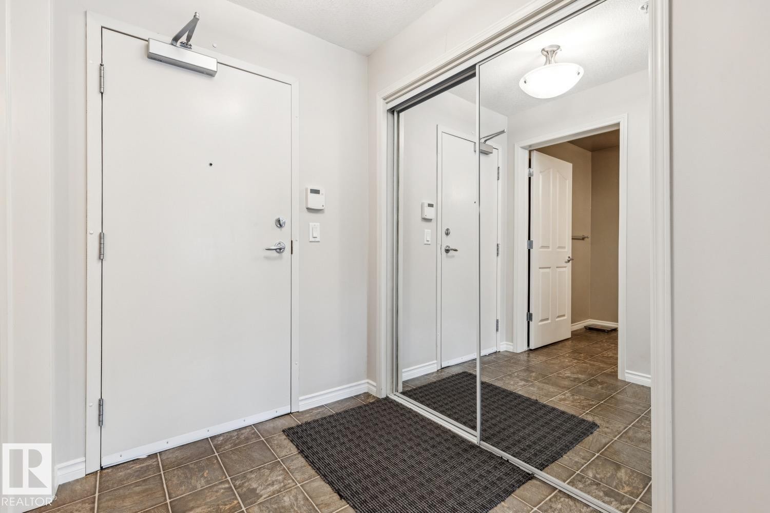 #113 7510 89 St Nw, Edmonton, AB - Indoor Photo Showing Other Room