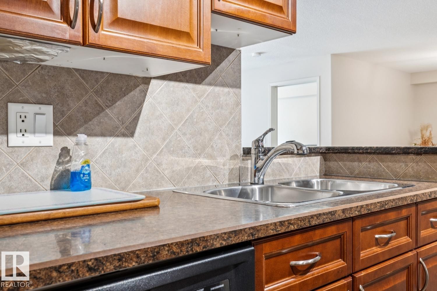 #113 7510 89 St Nw, Edmonton, AB - Indoor Photo Showing Kitchen With Double Sink