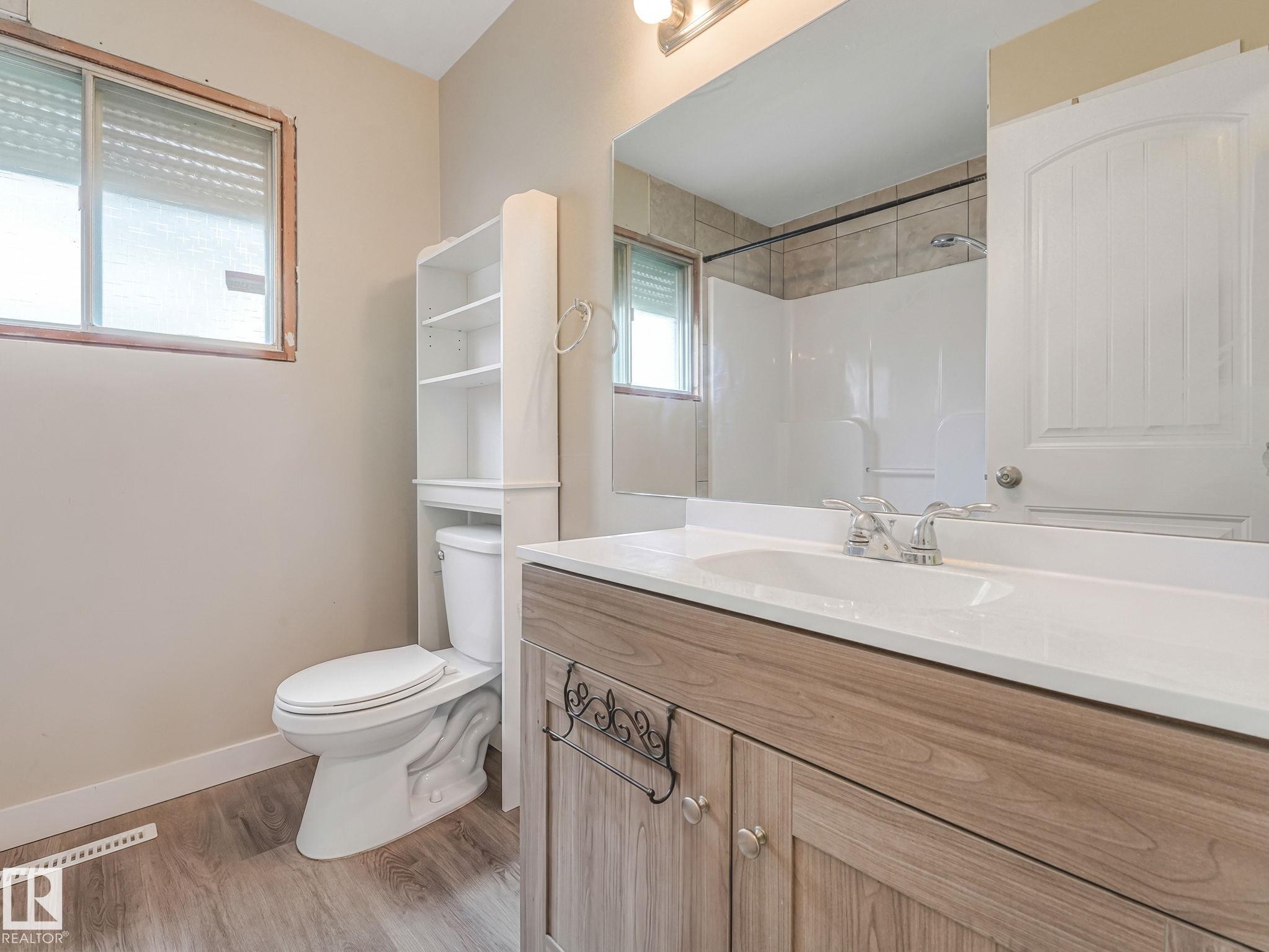 13807 92 Street Nw, Edmonton, AB