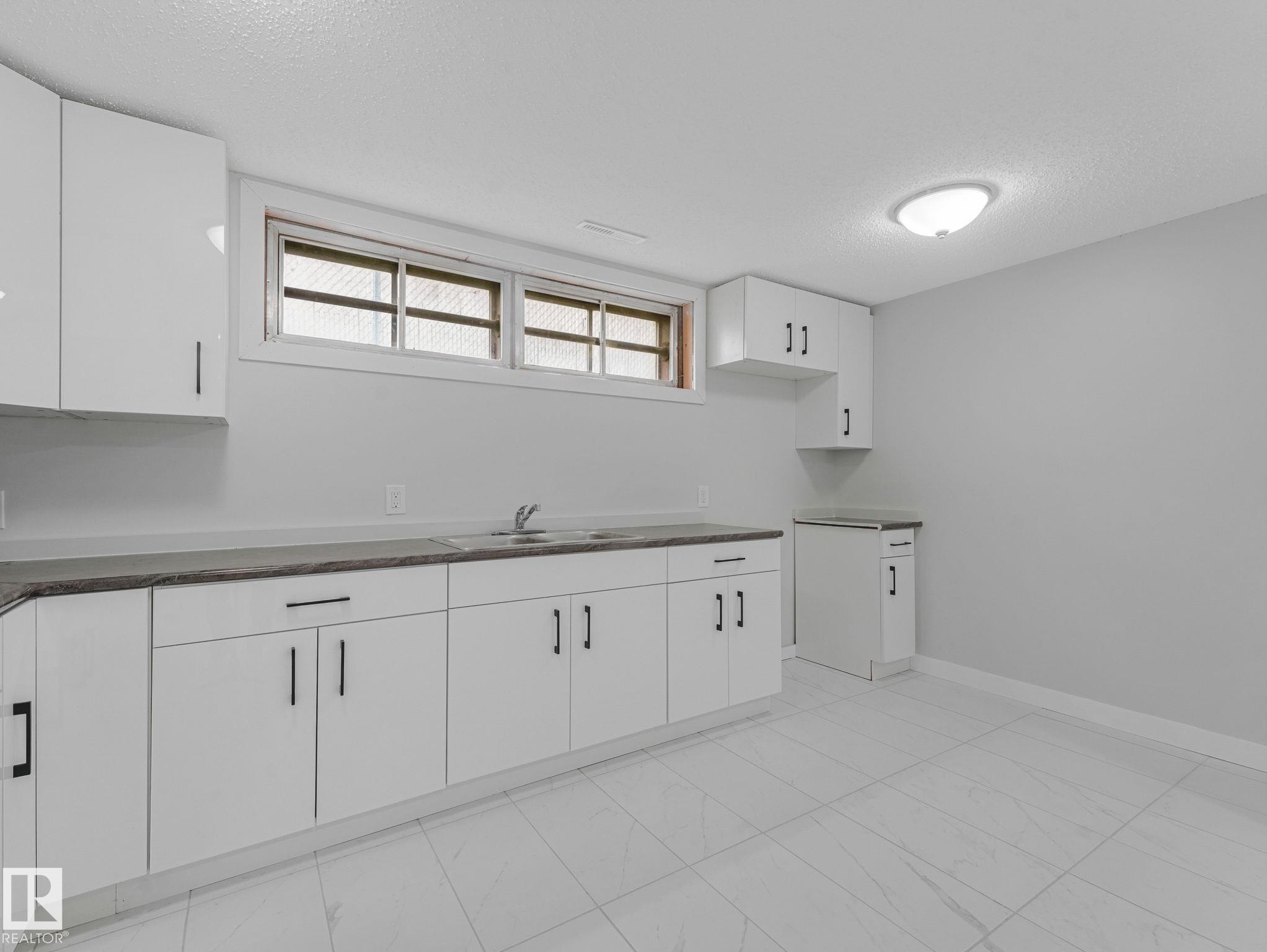 13807 92 Street Nw, Edmonton, AB