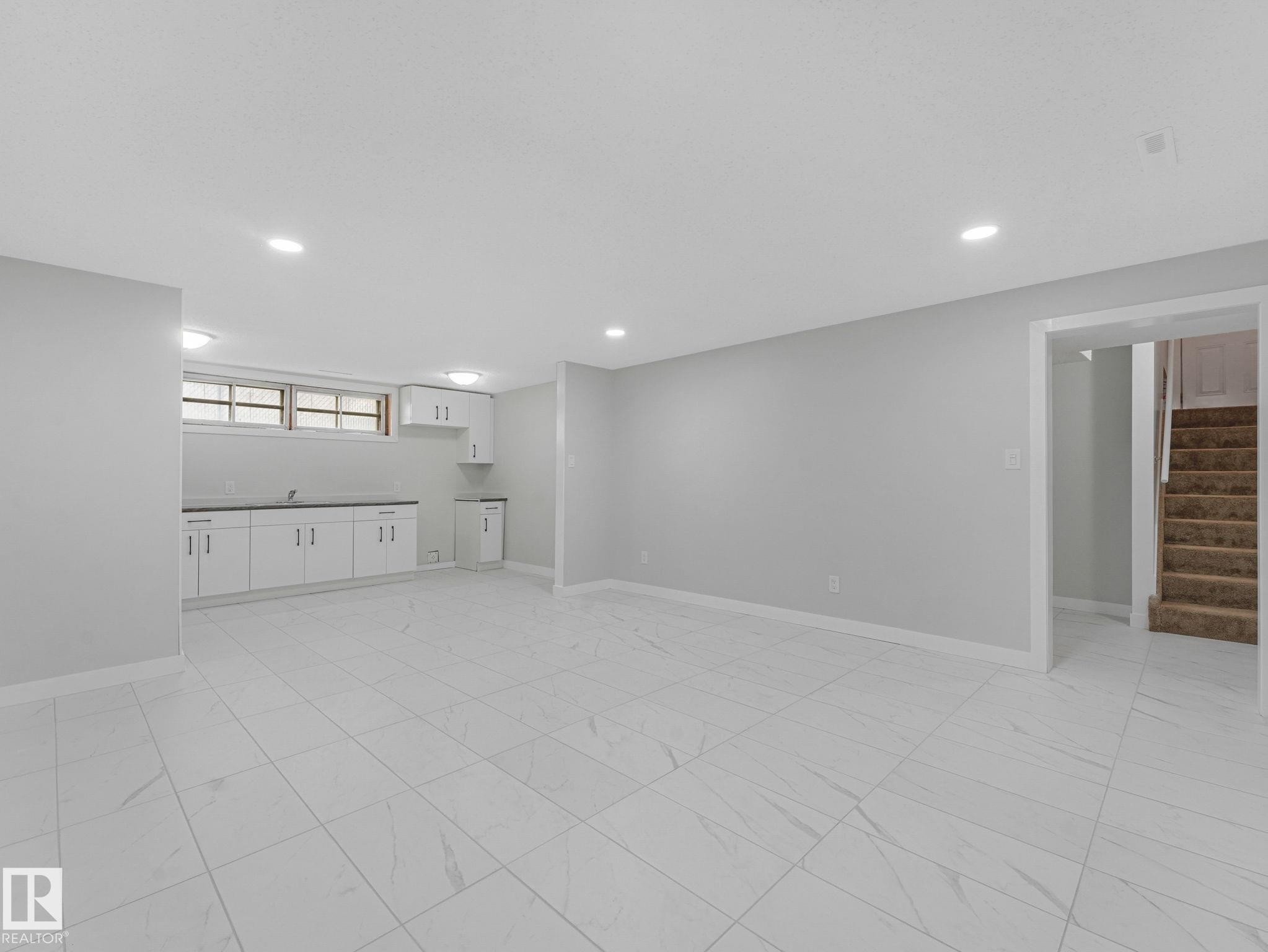 13807 92 Street Nw, Edmonton, AB