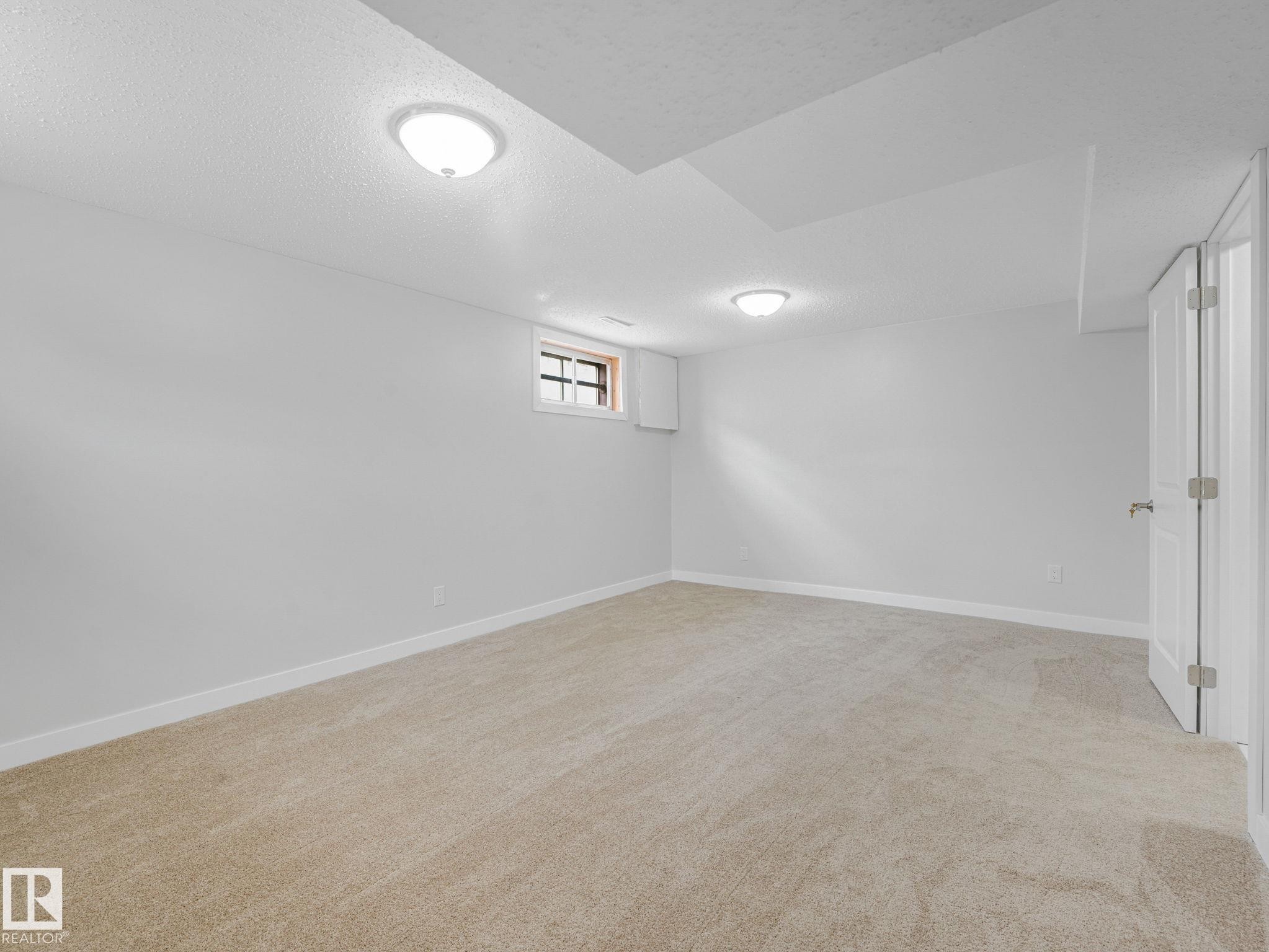 13807 92 Street Nw, Edmonton, AB