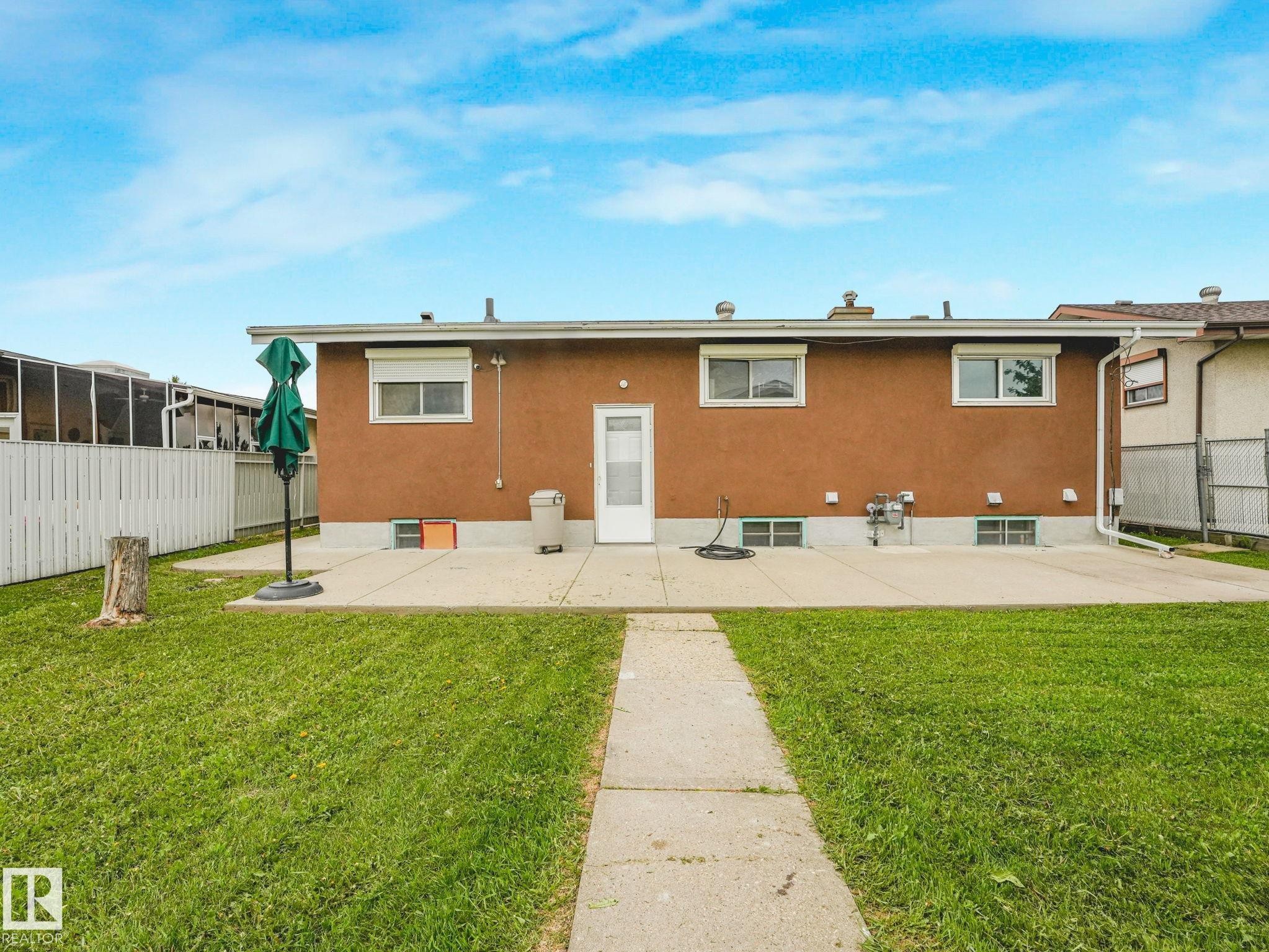 13807 92 Street Nw, Edmonton, AB