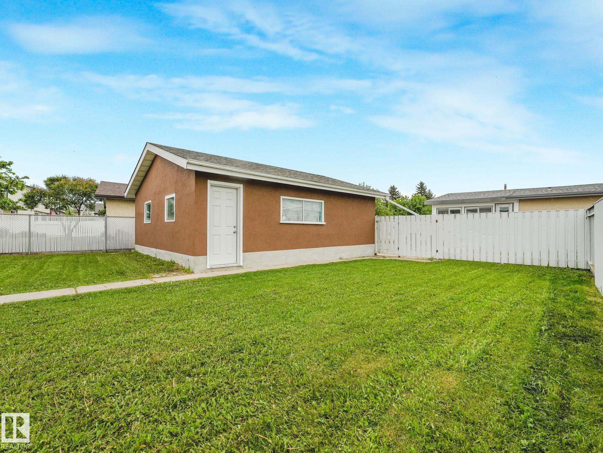 13807 92 Street Nw, Edmonton, AB
