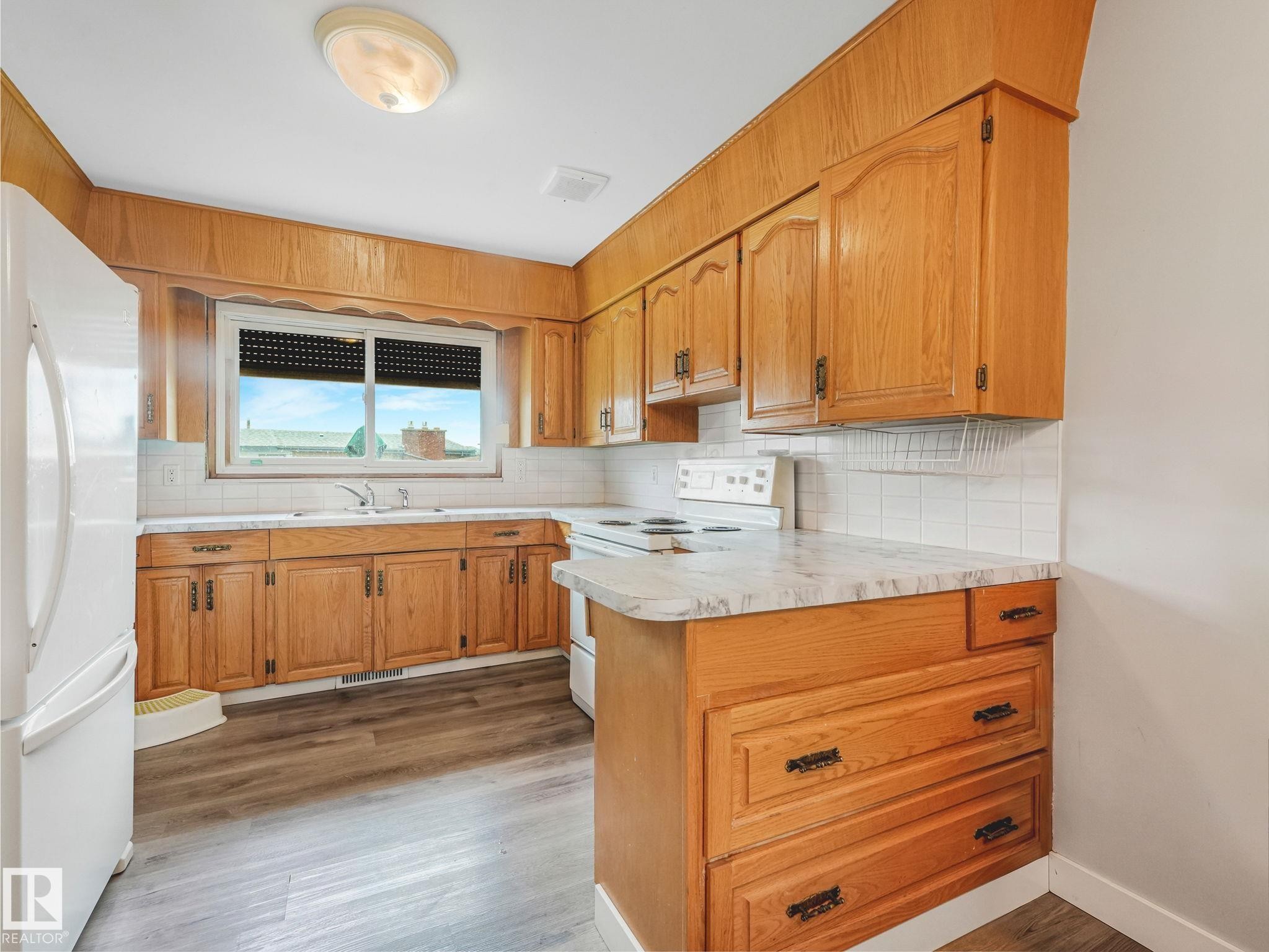 13807 92 Street Nw, Edmonton, AB