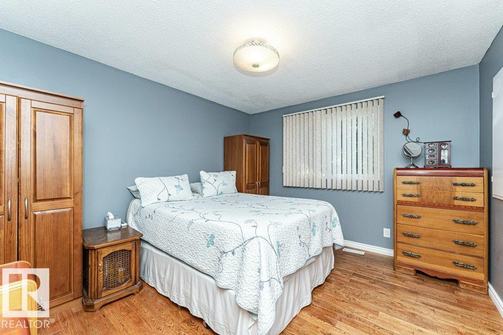 5924 11 Avenue Nw, Edmonton, AB